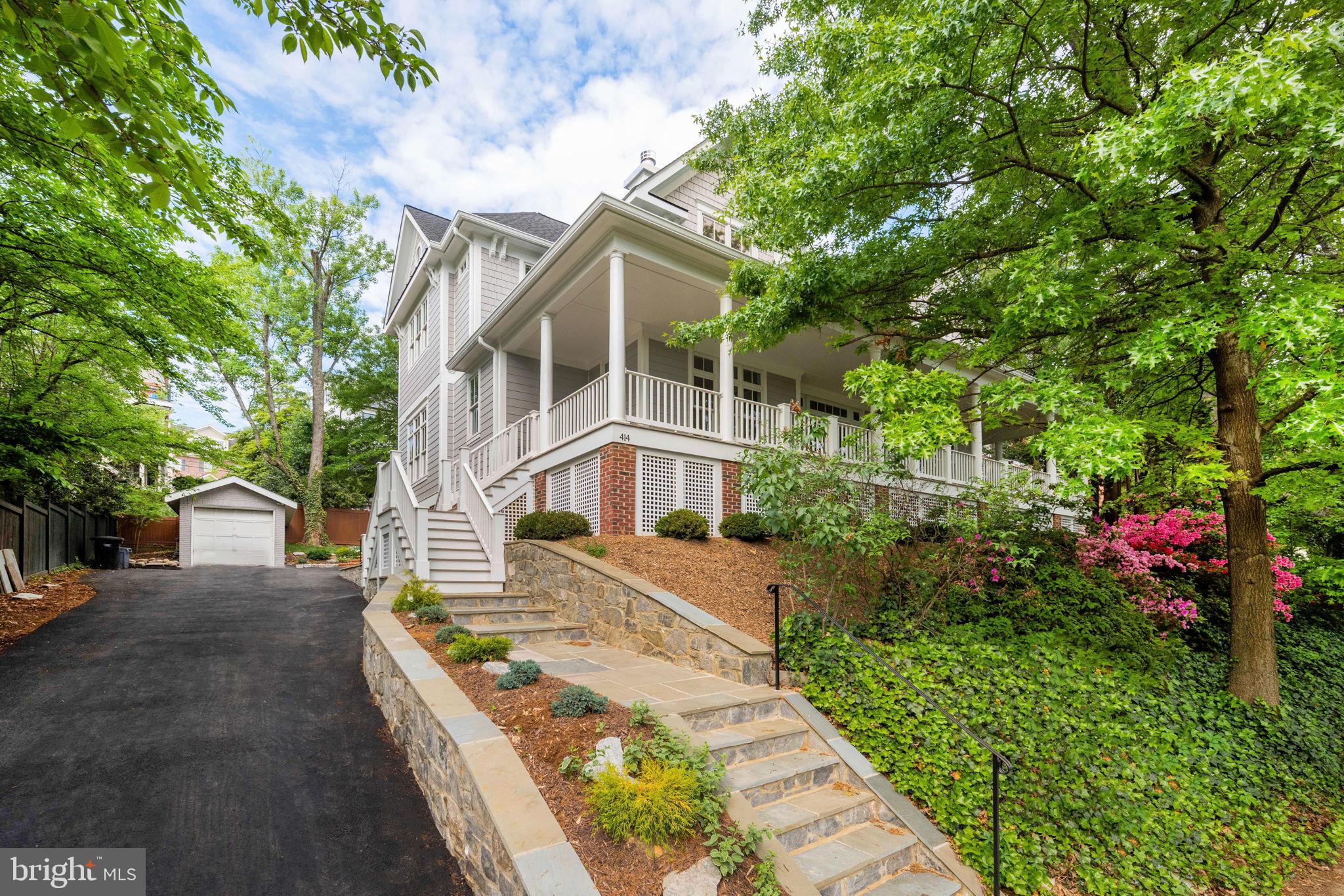 414 RUCKER PLACE