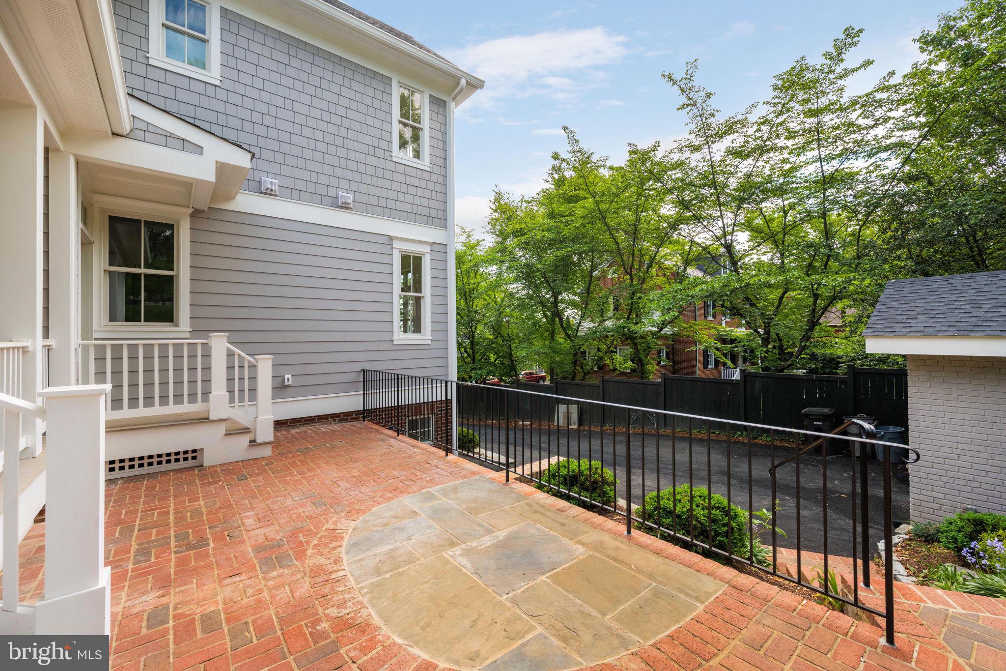 ROSEMONT - Residential