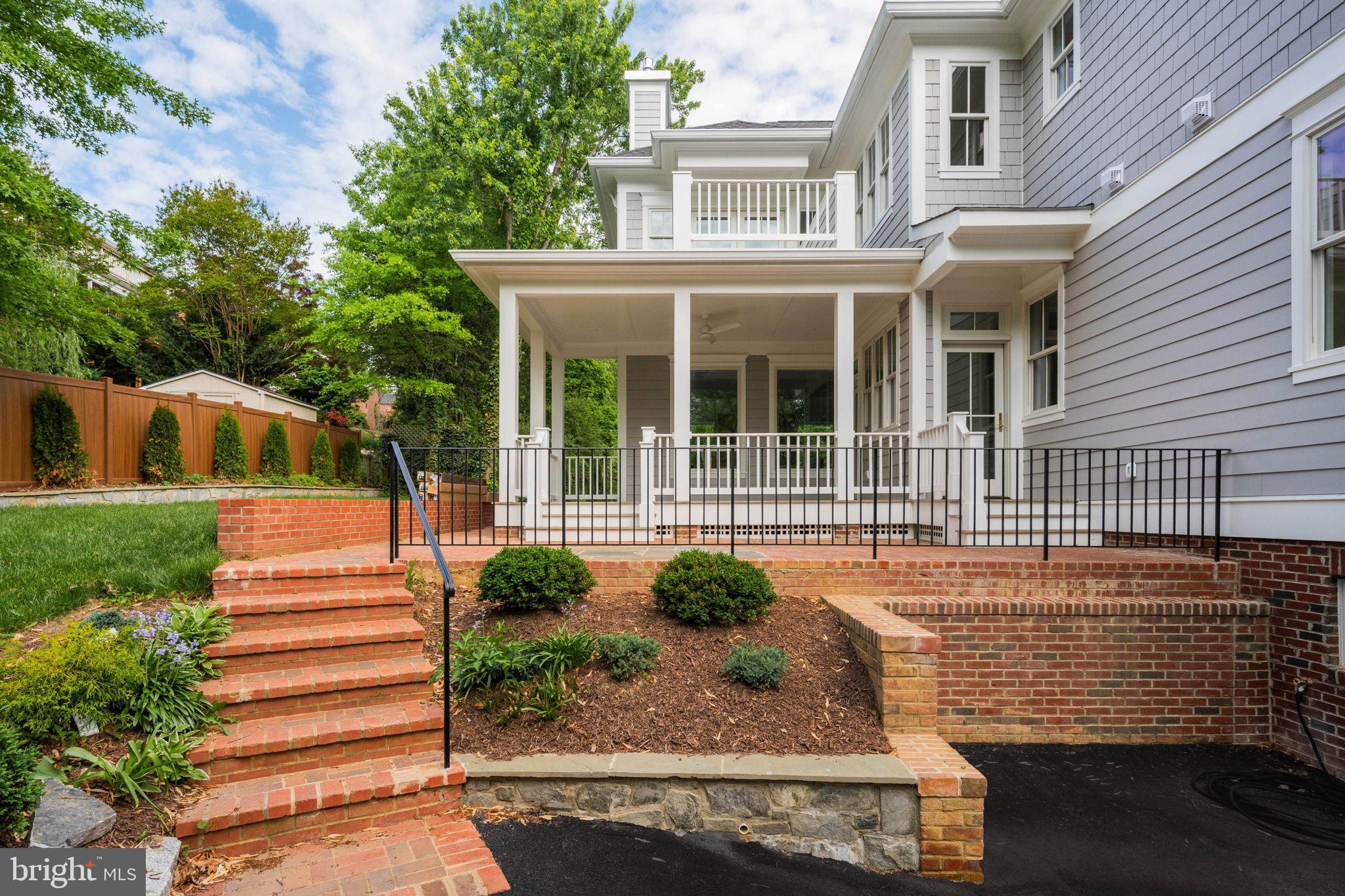 ROSEMONT - Residential