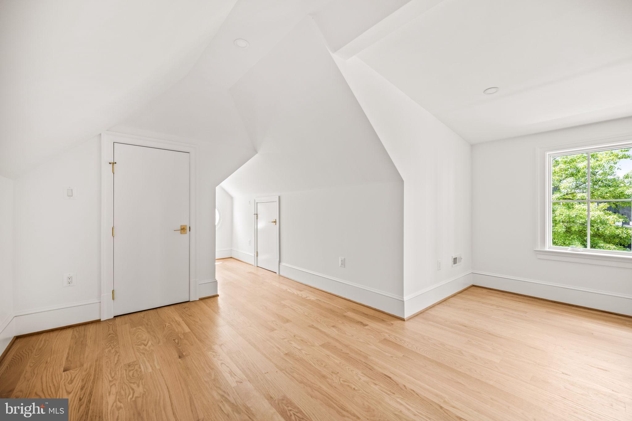 ROSEMONT - Residential