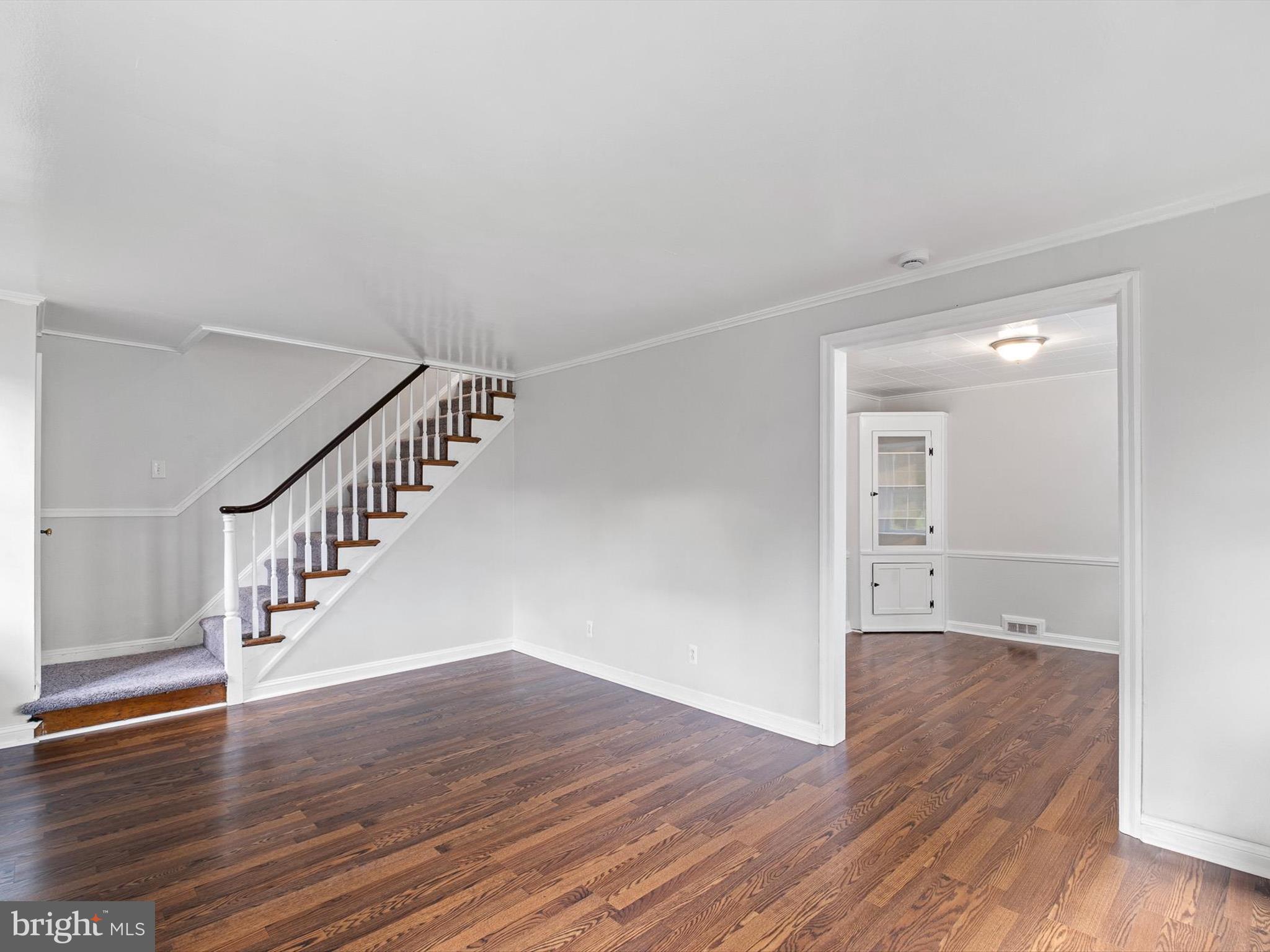 12 N STUYVESANT DRIVE