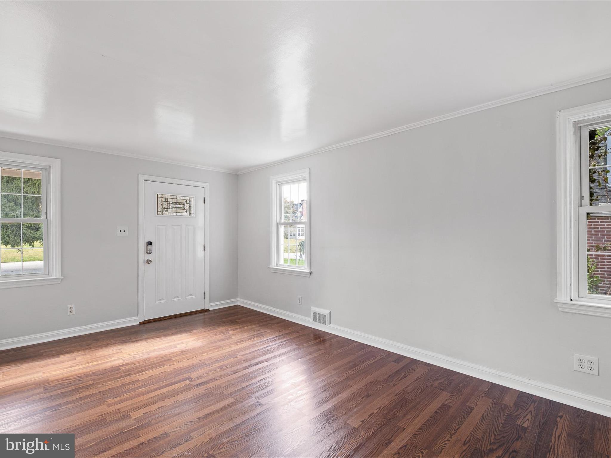 12 N STUYVESANT DRIVE