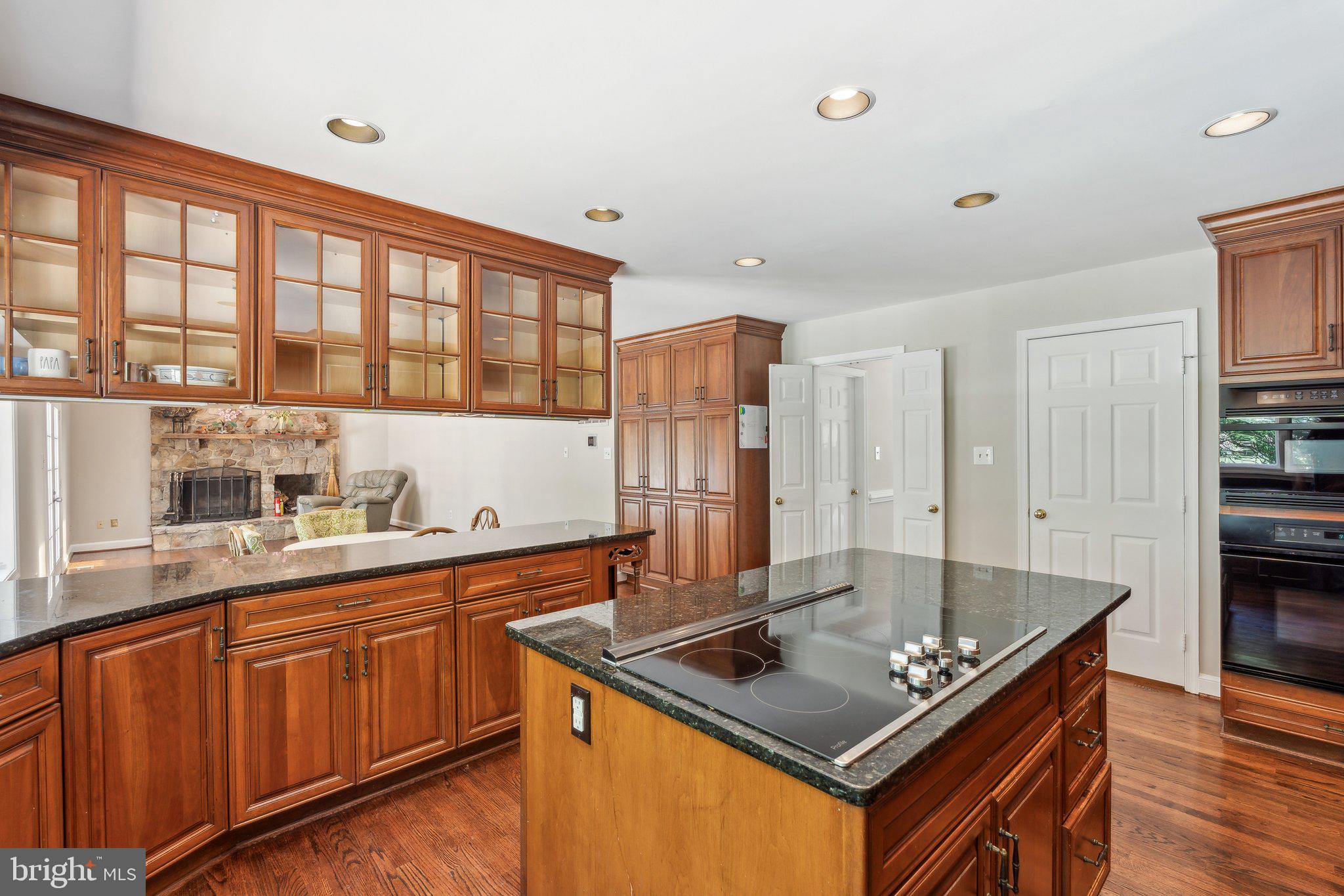 ENGLISH MEADOWS - Residential