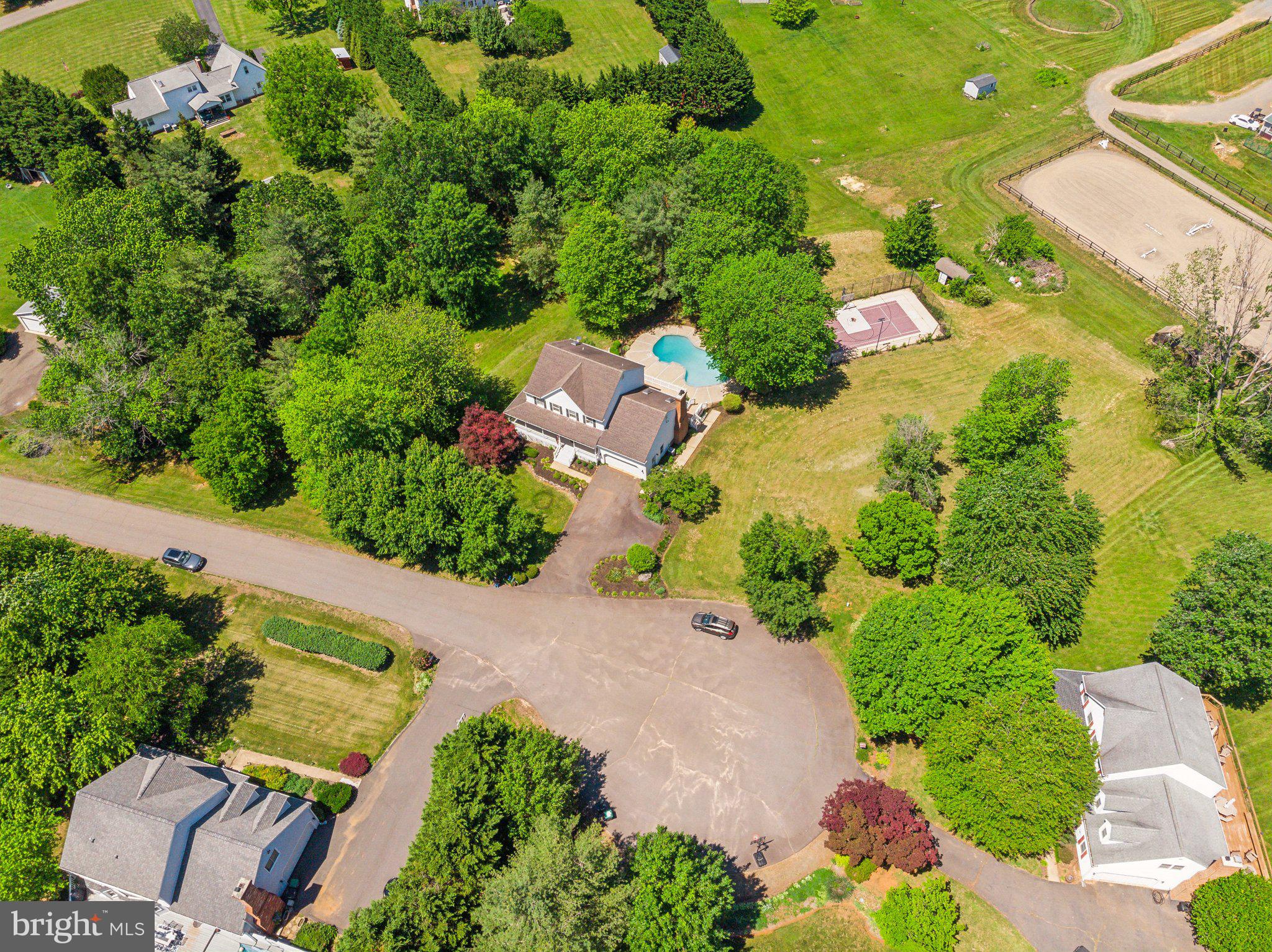 ENGLISH MEADOWS - Residential