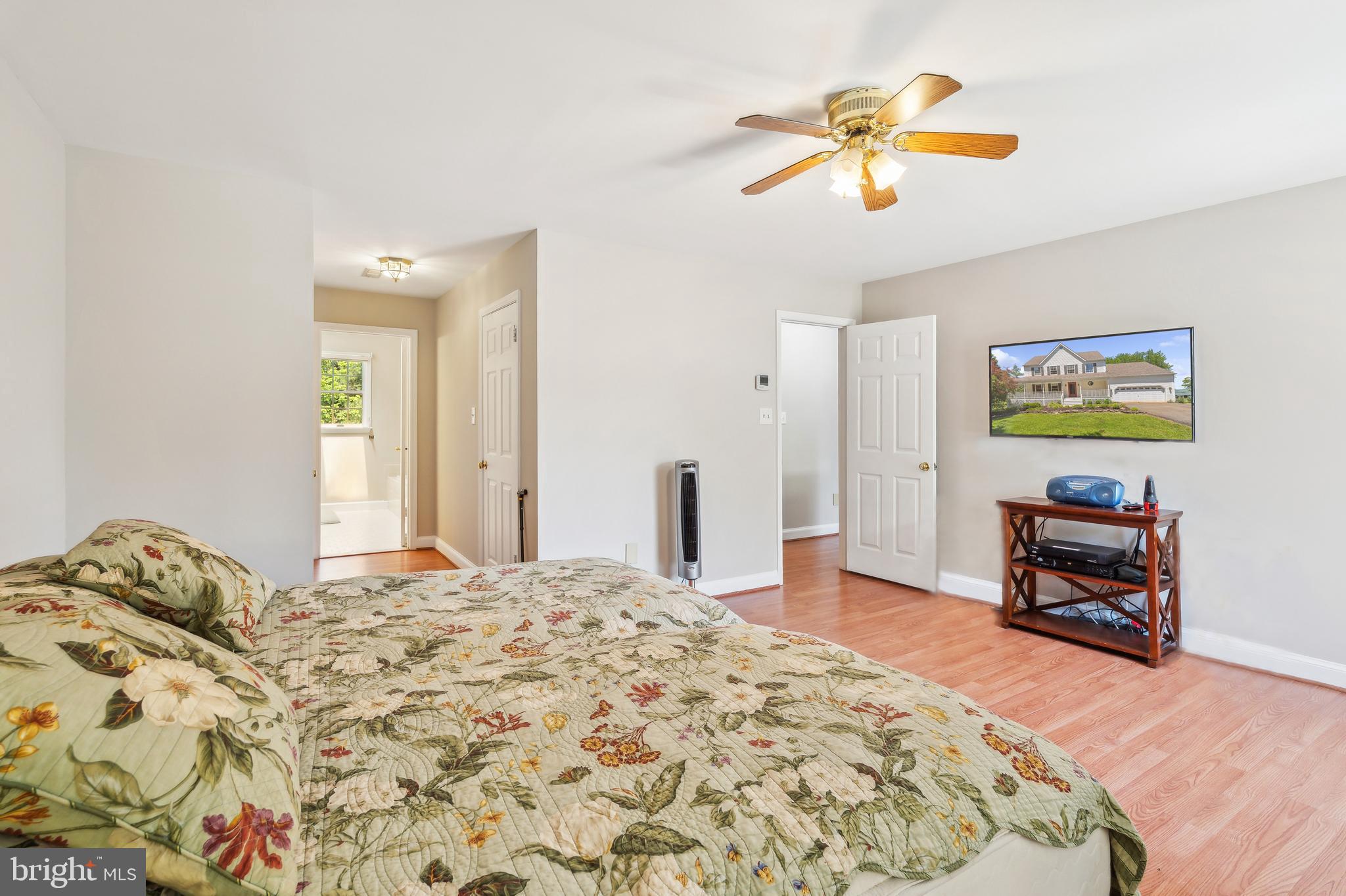 ENGLISH MEADOWS - Residential