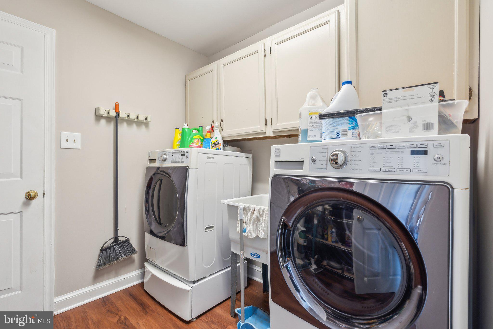 ENGLISH MEADOWS - Residential