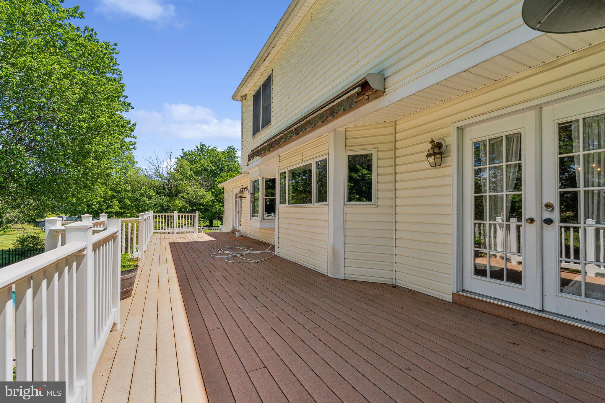 ENGLISH MEADOWS - Residential