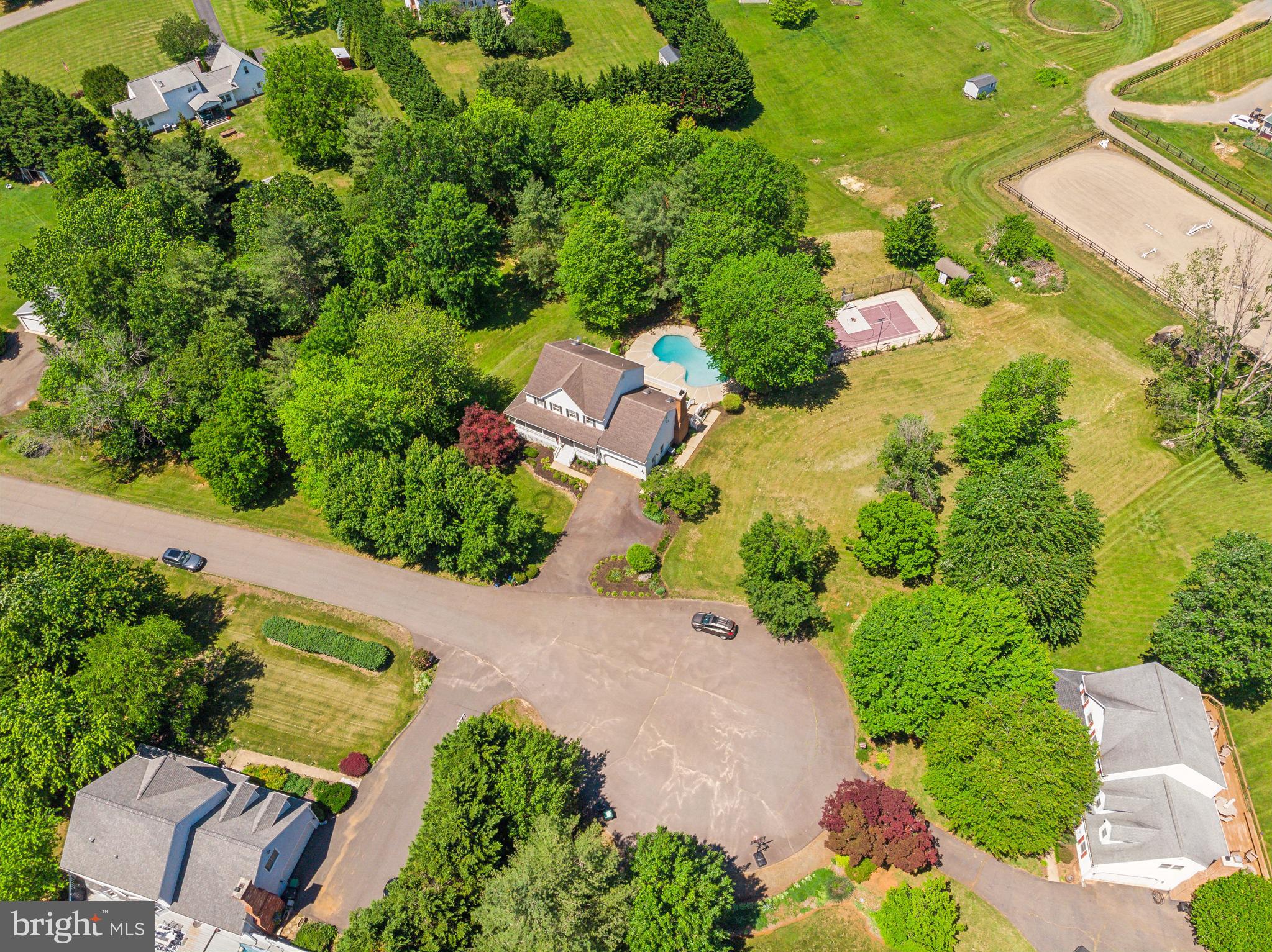 ENGLISH MEADOWS - Residential
