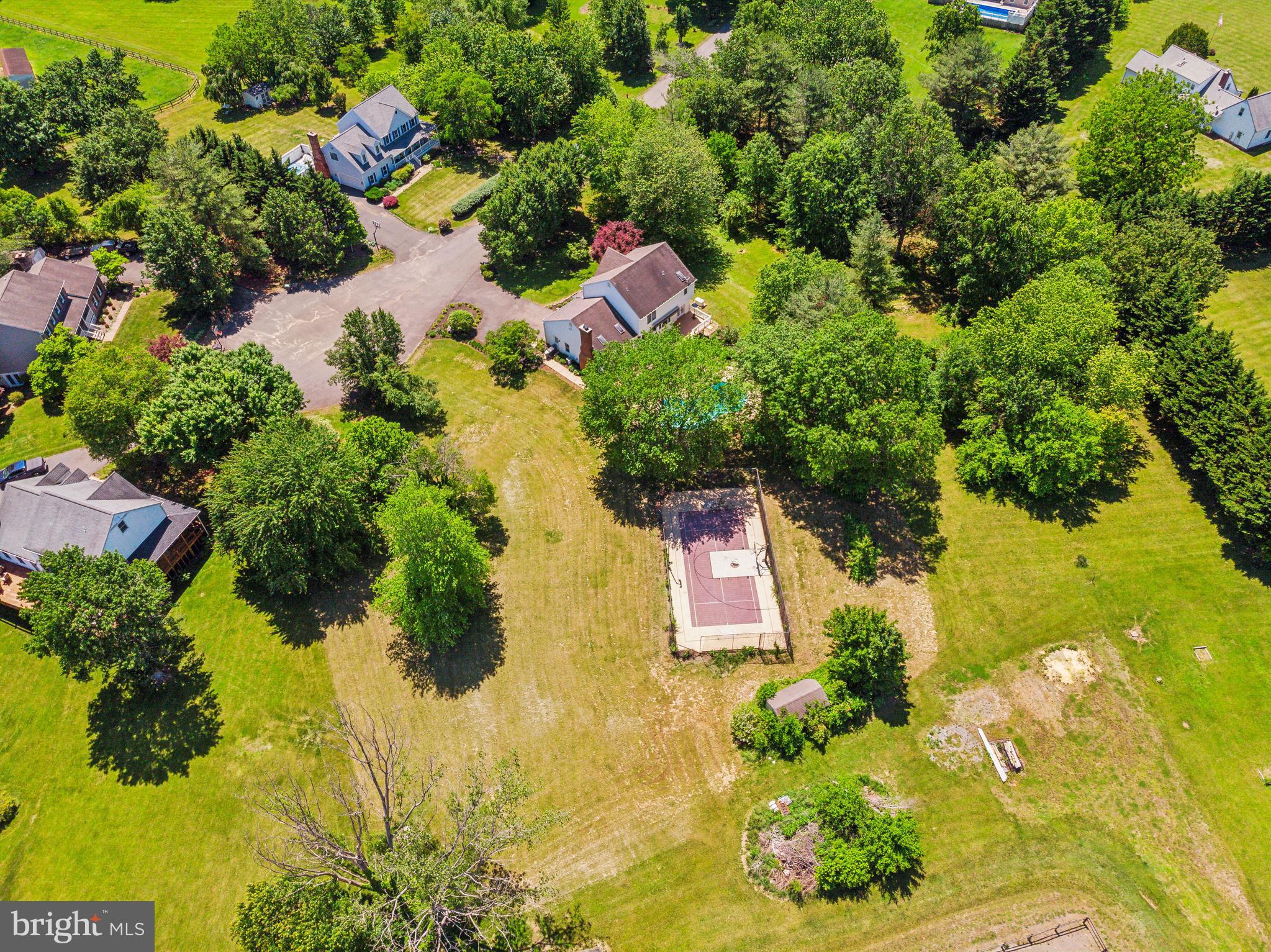 ENGLISH MEADOWS - Residential
