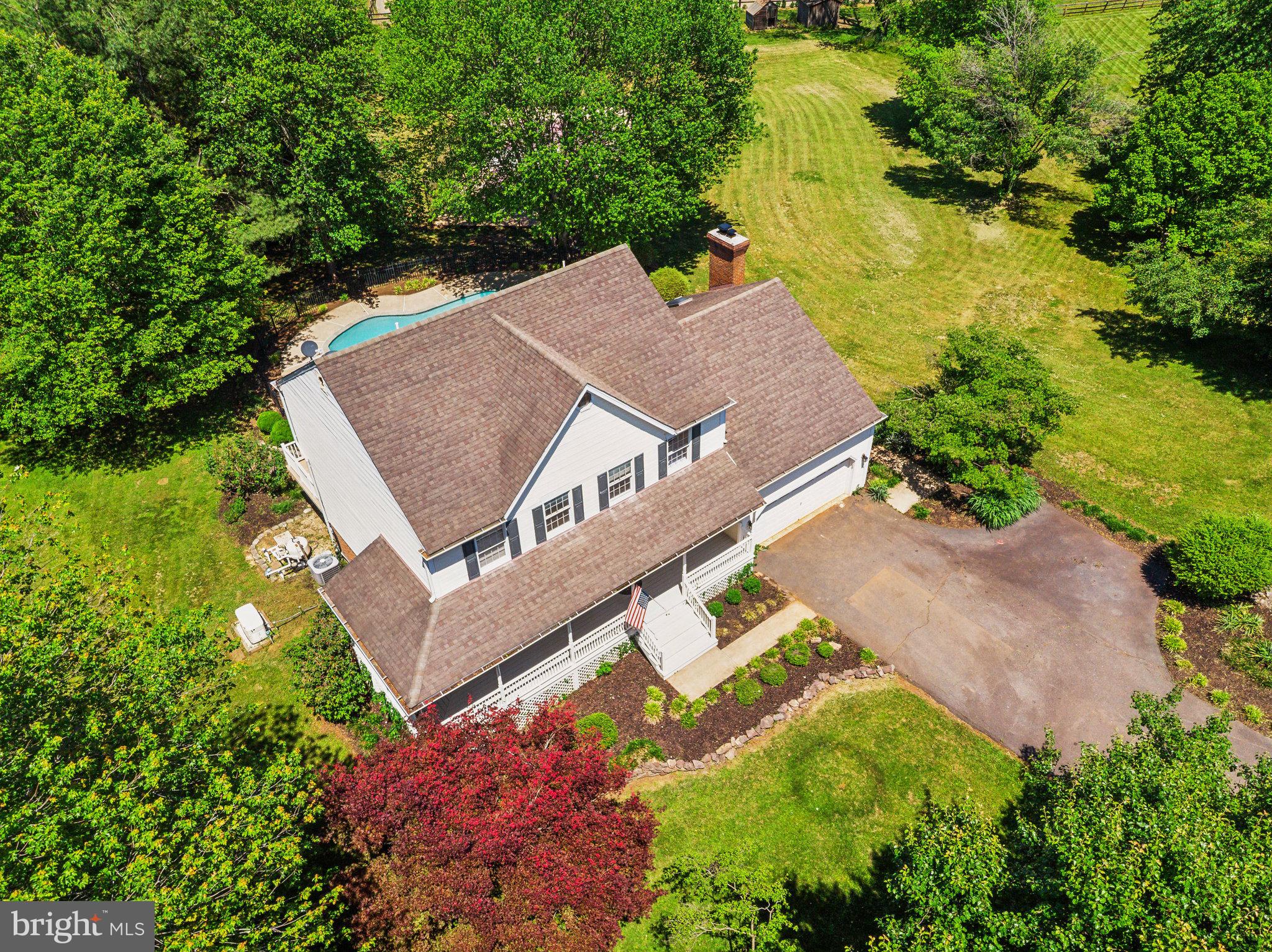 ENGLISH MEADOWS - Residential