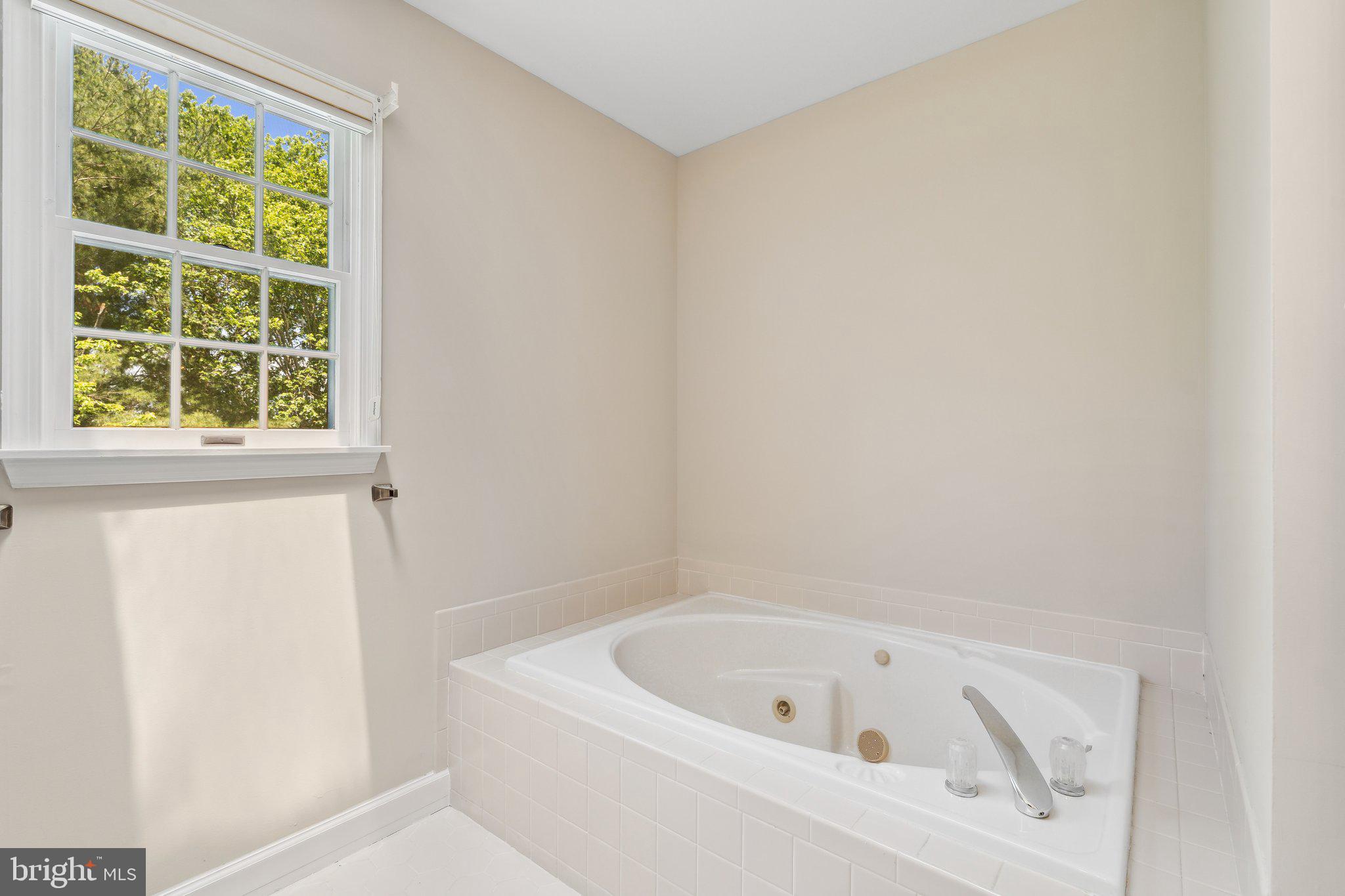 ENGLISH MEADOWS - Residential