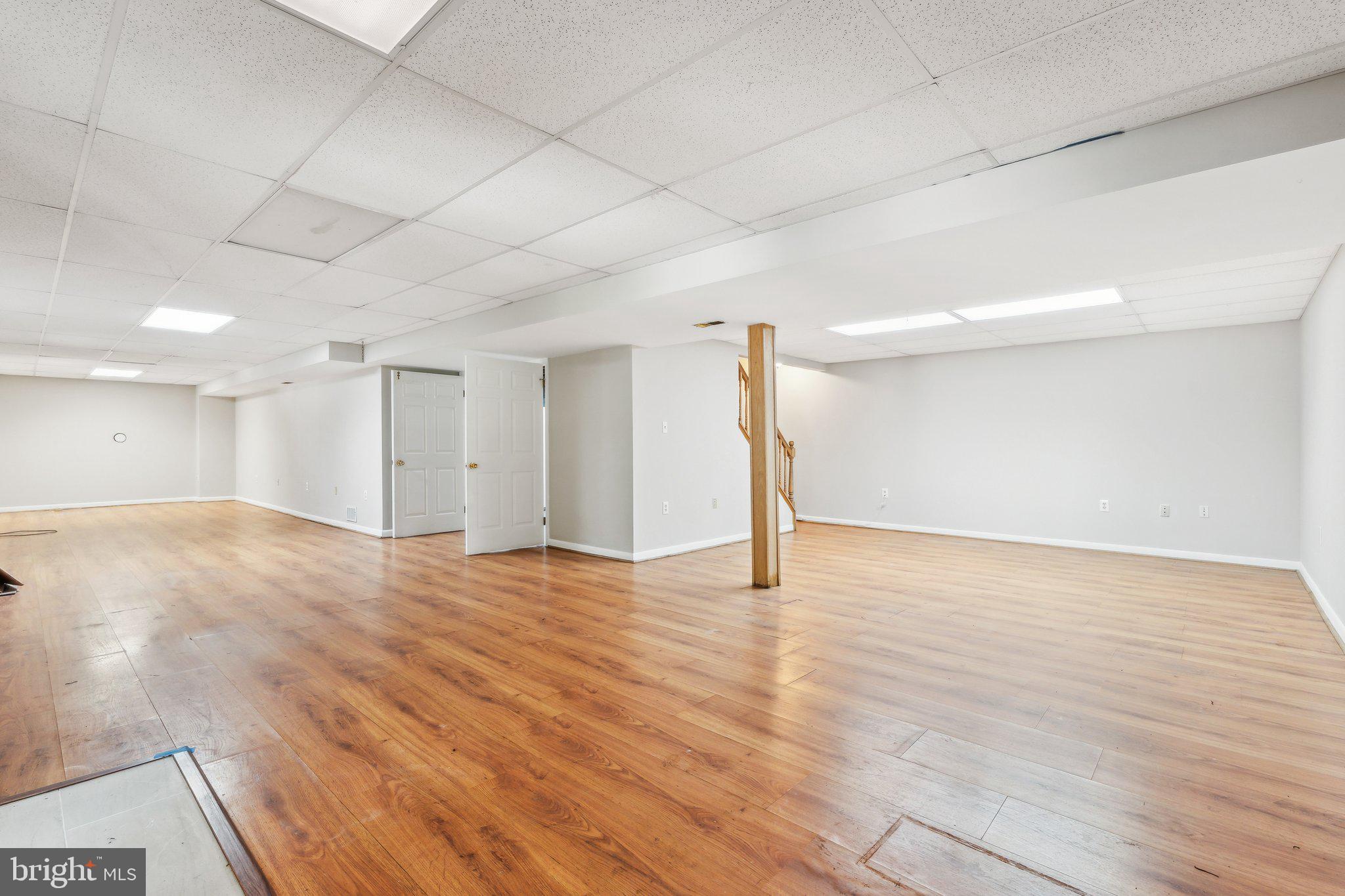 ENGLISH MEADOWS - Residential