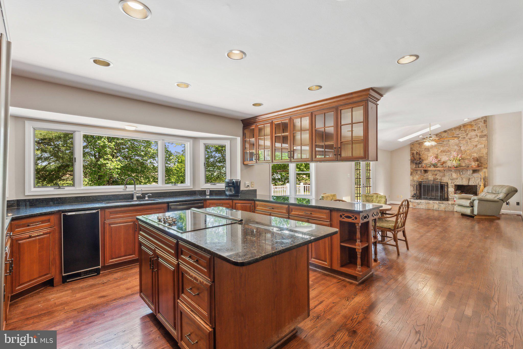 ENGLISH MEADOWS - Residential