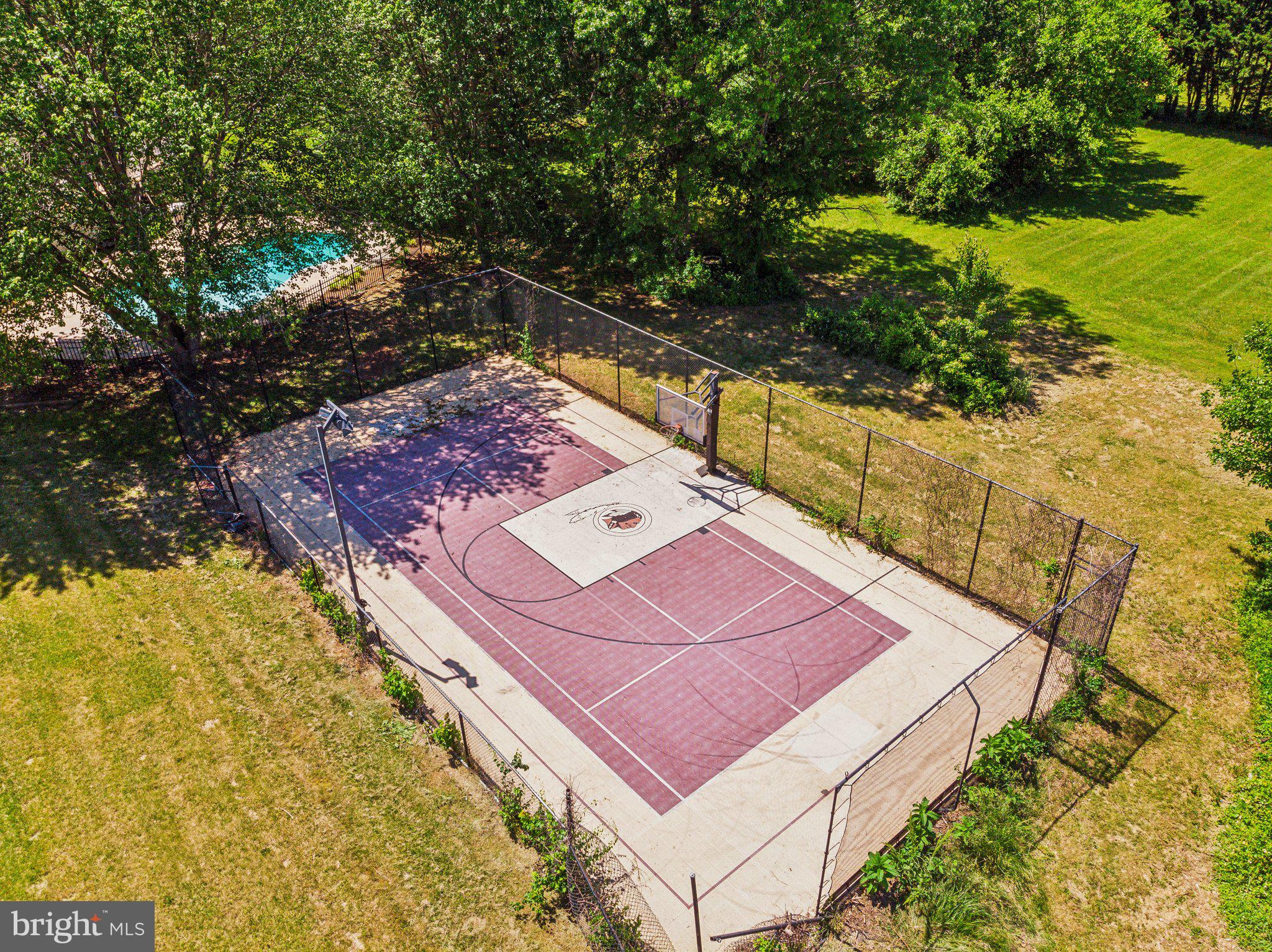 ENGLISH MEADOWS - Residential