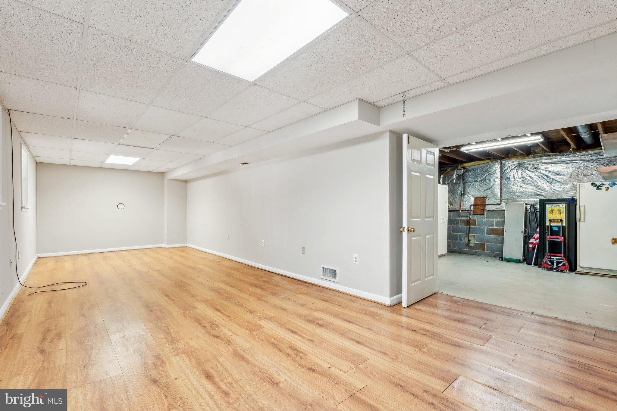 ENGLISH MEADOWS - Residential