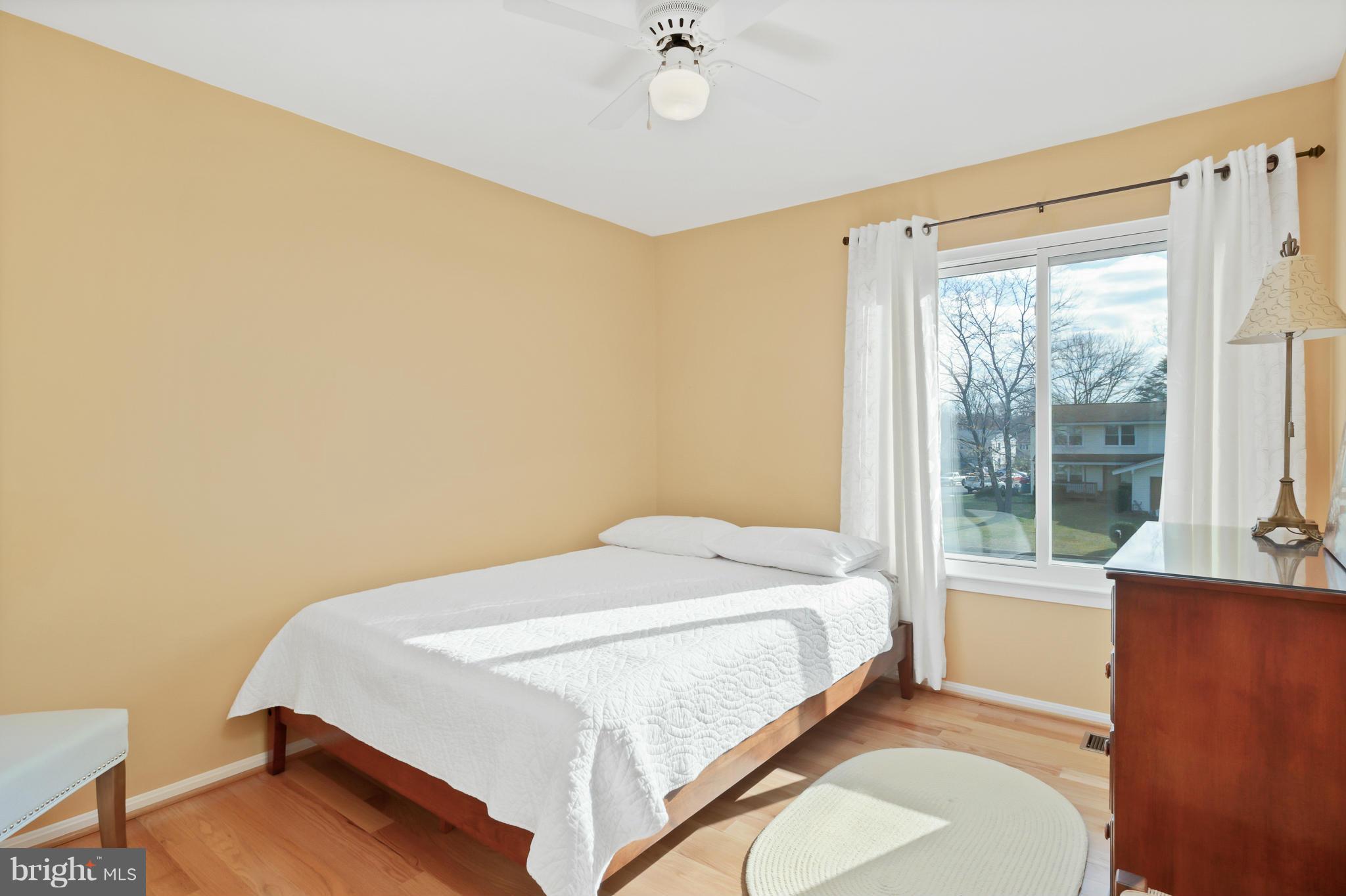 OAK TREE - Residential