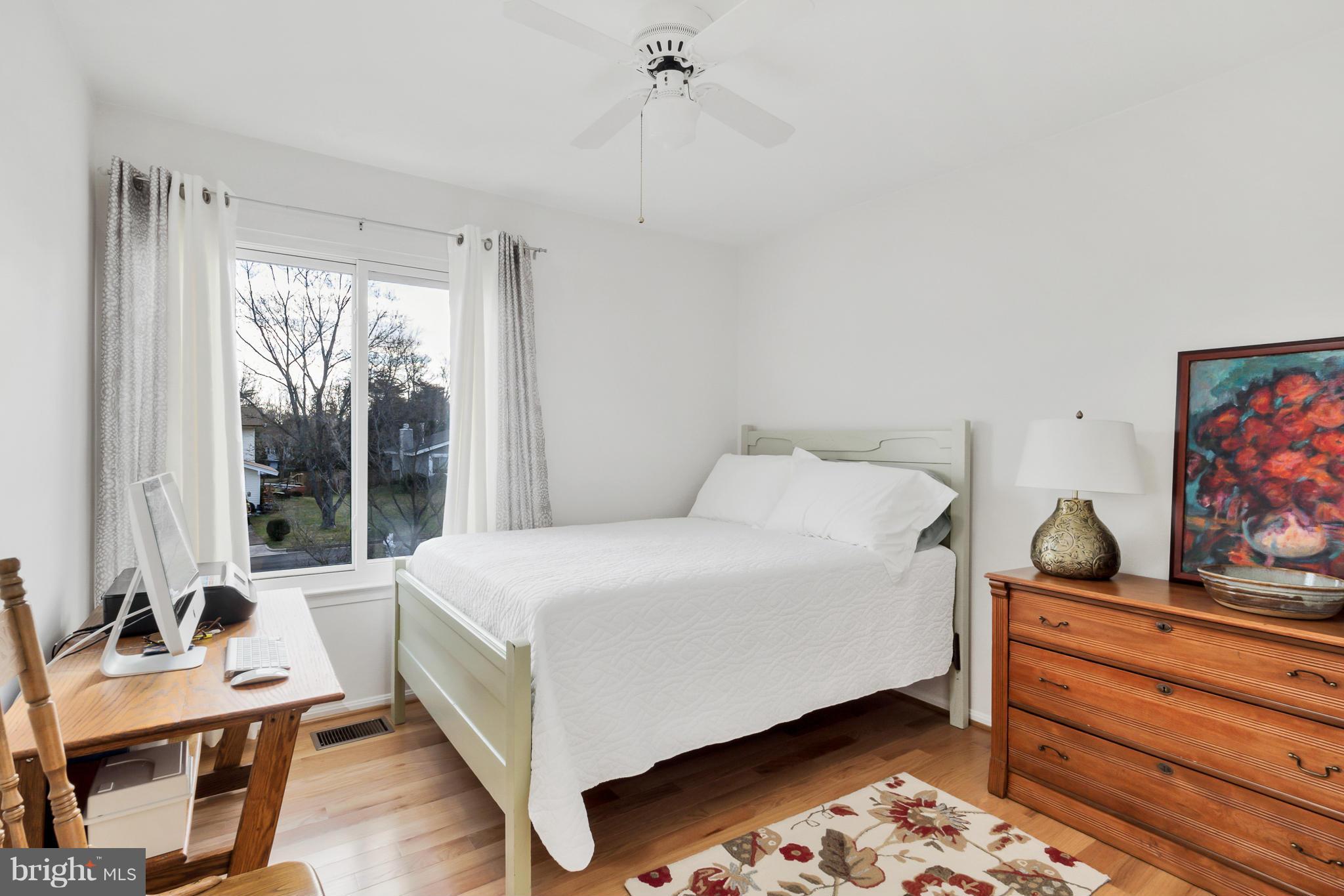 OAK TREE - Residential