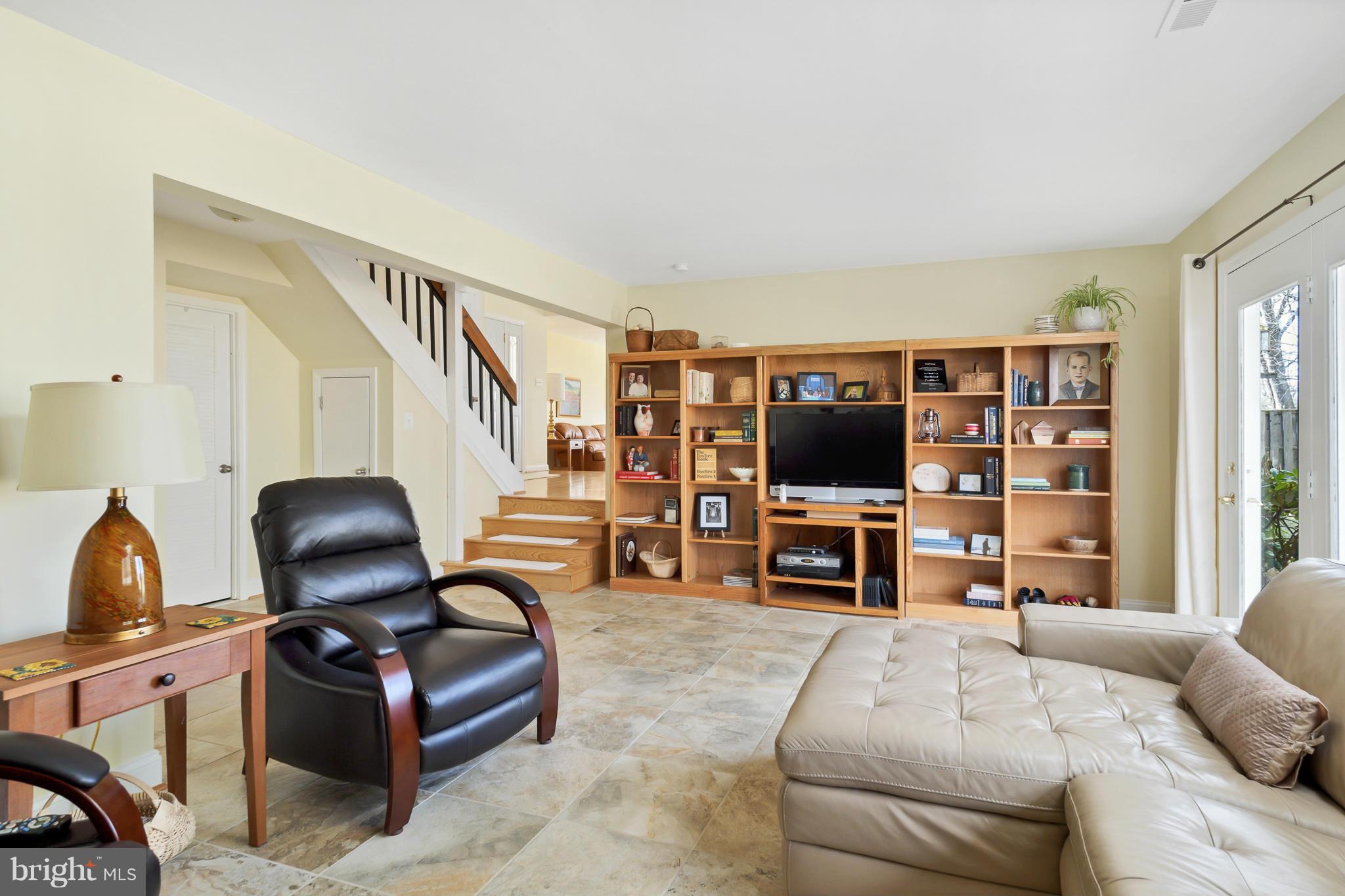 OAK TREE - Residential