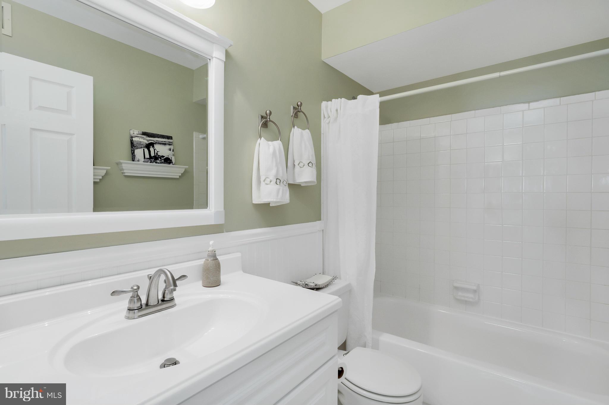 OAK TREE - Residential