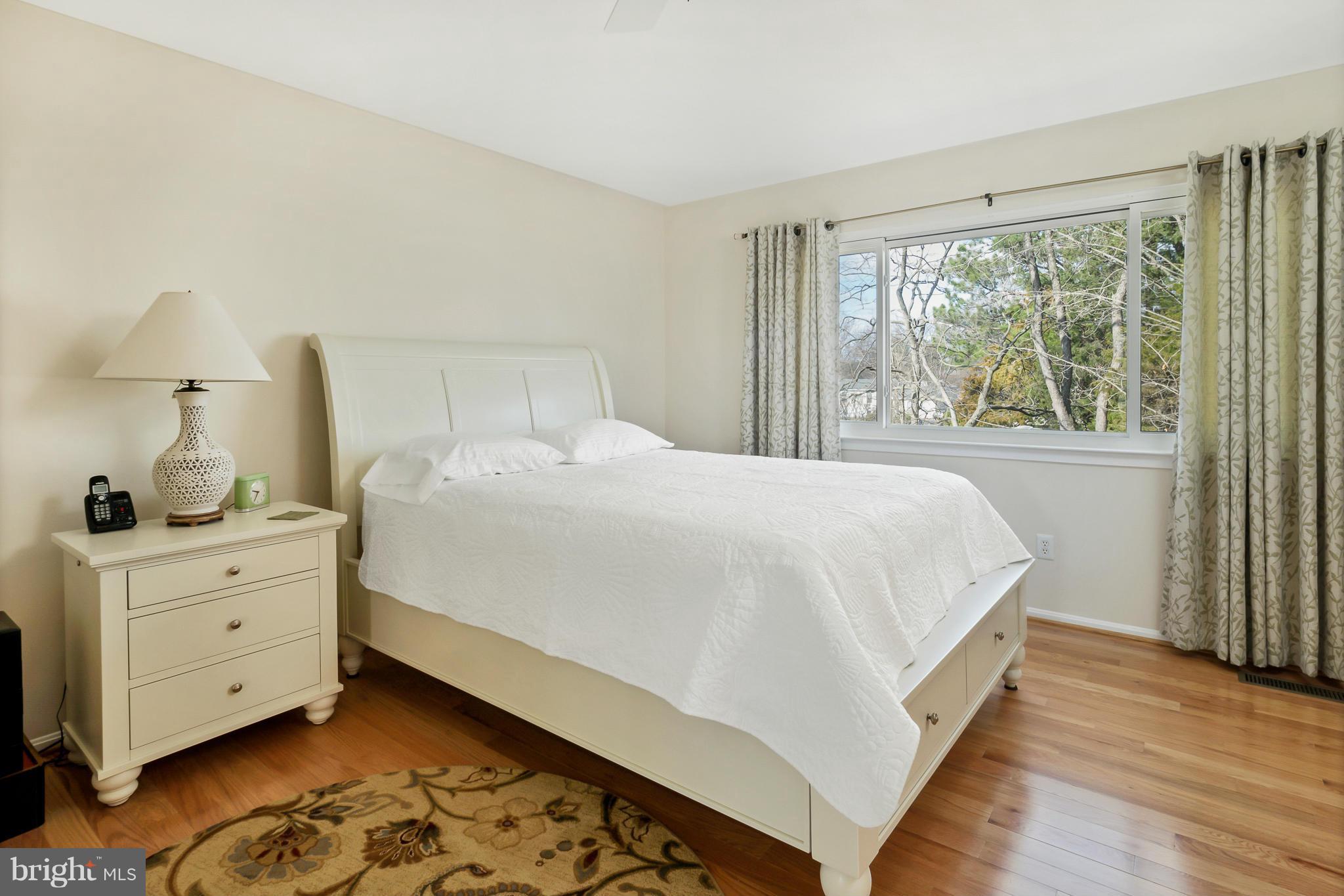 OAK TREE - Residential