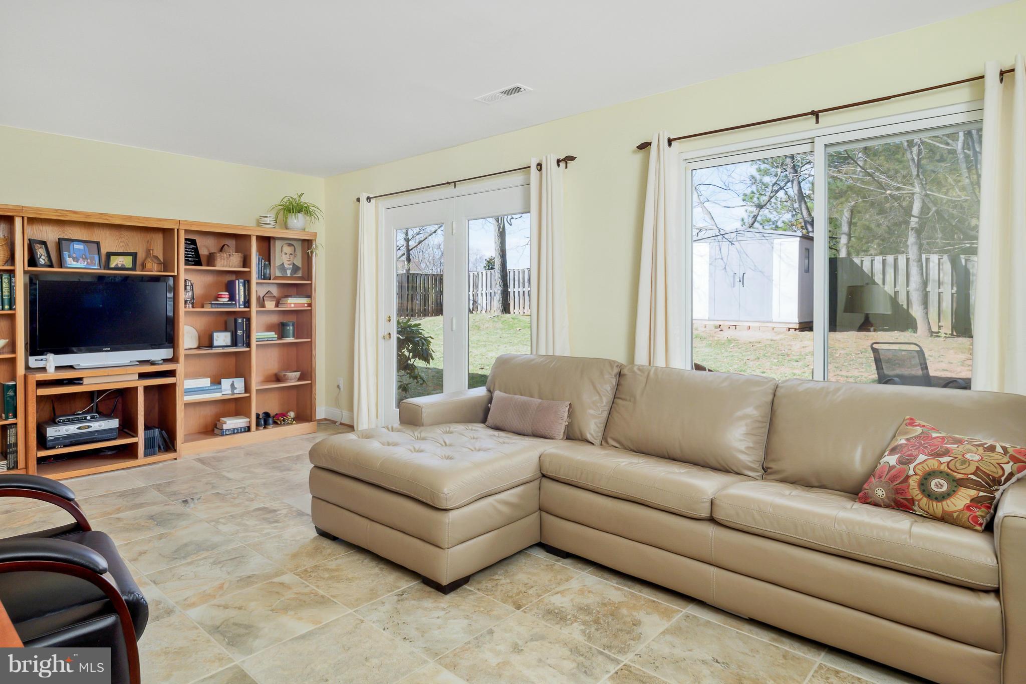 OAK TREE - Residential