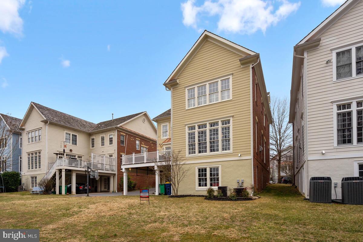 KENTLANDS GATEHOUSE - Residential