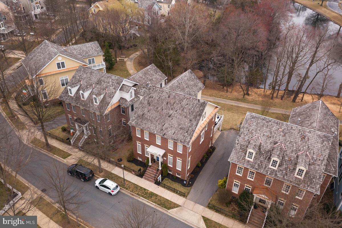 KENTLANDS GATEHOUSE - Residential