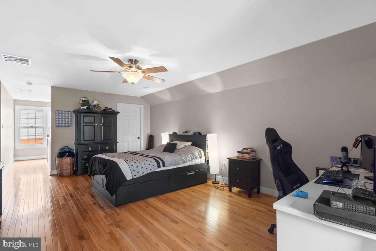 KENTLANDS GATEHOUSE - Residential