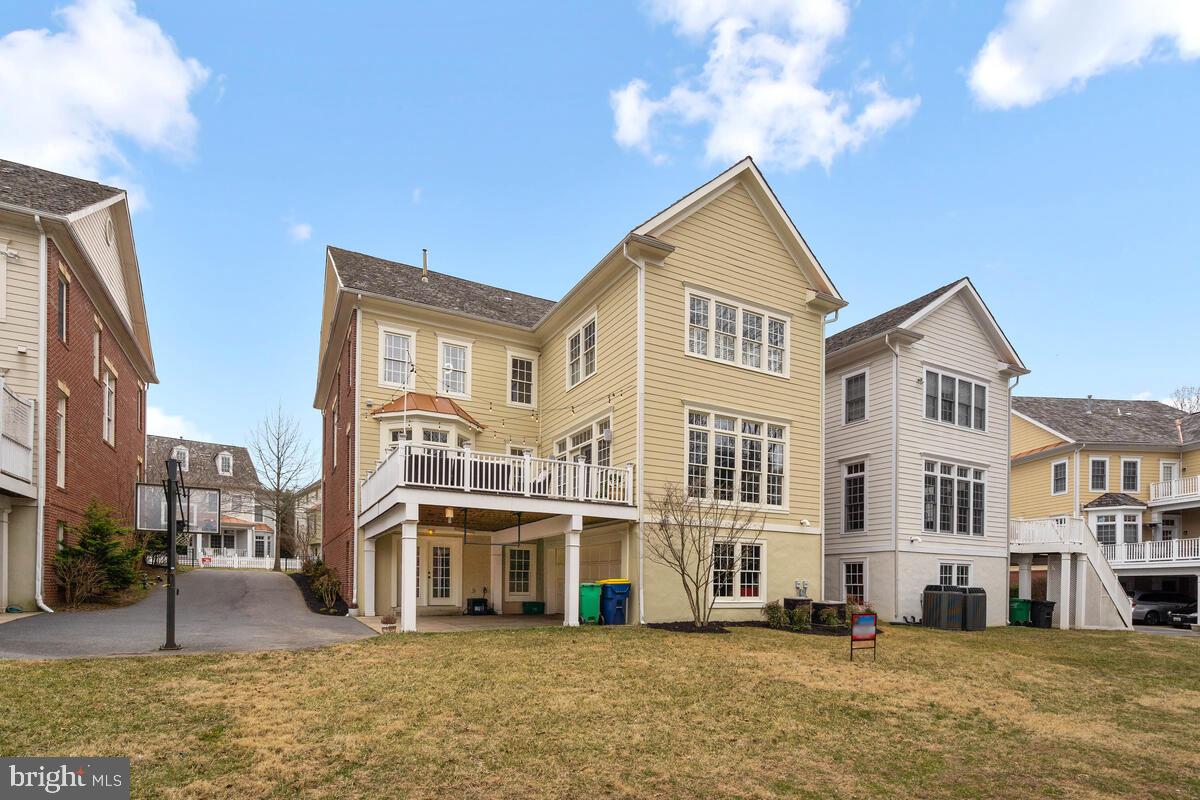 KENTLANDS GATEHOUSE - Residential
