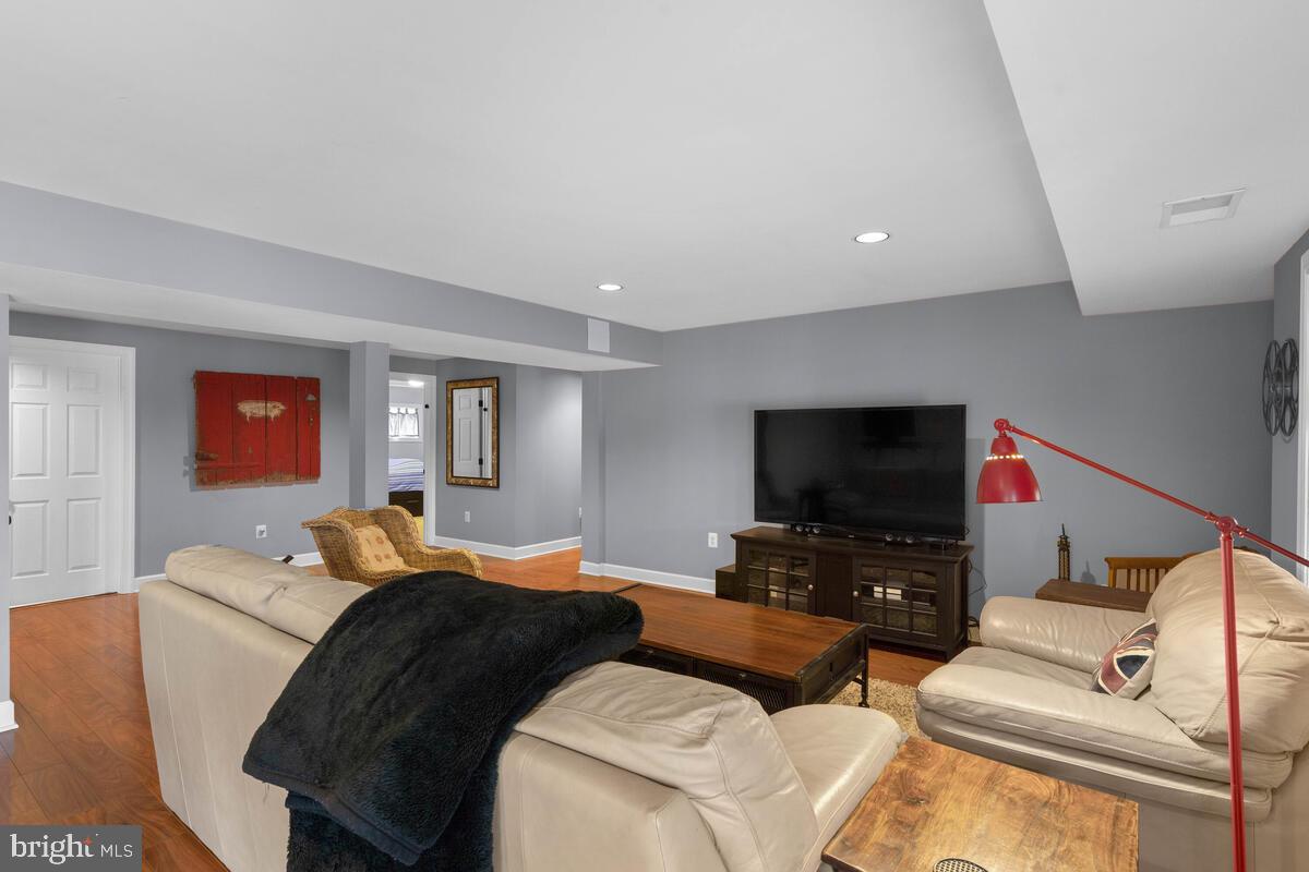 KENTLANDS GATEHOUSE - Residential