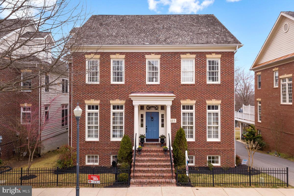KENTLANDS GATEHOUSE - Residential