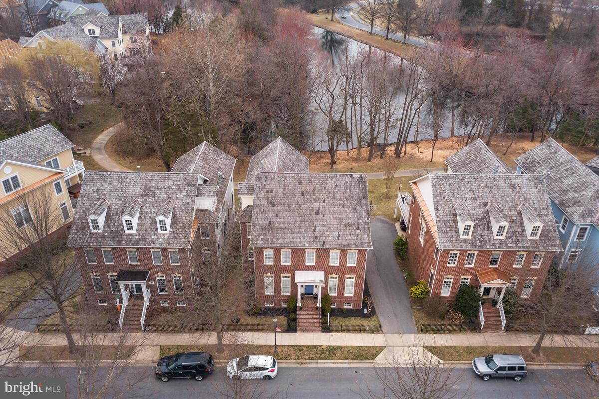 KENTLANDS GATEHOUSE - Residential