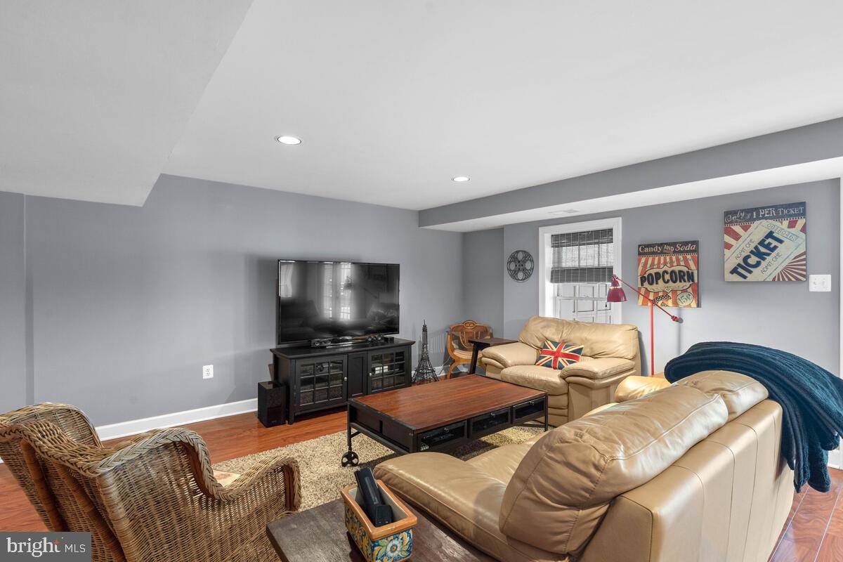 KENTLANDS GATEHOUSE - Residential