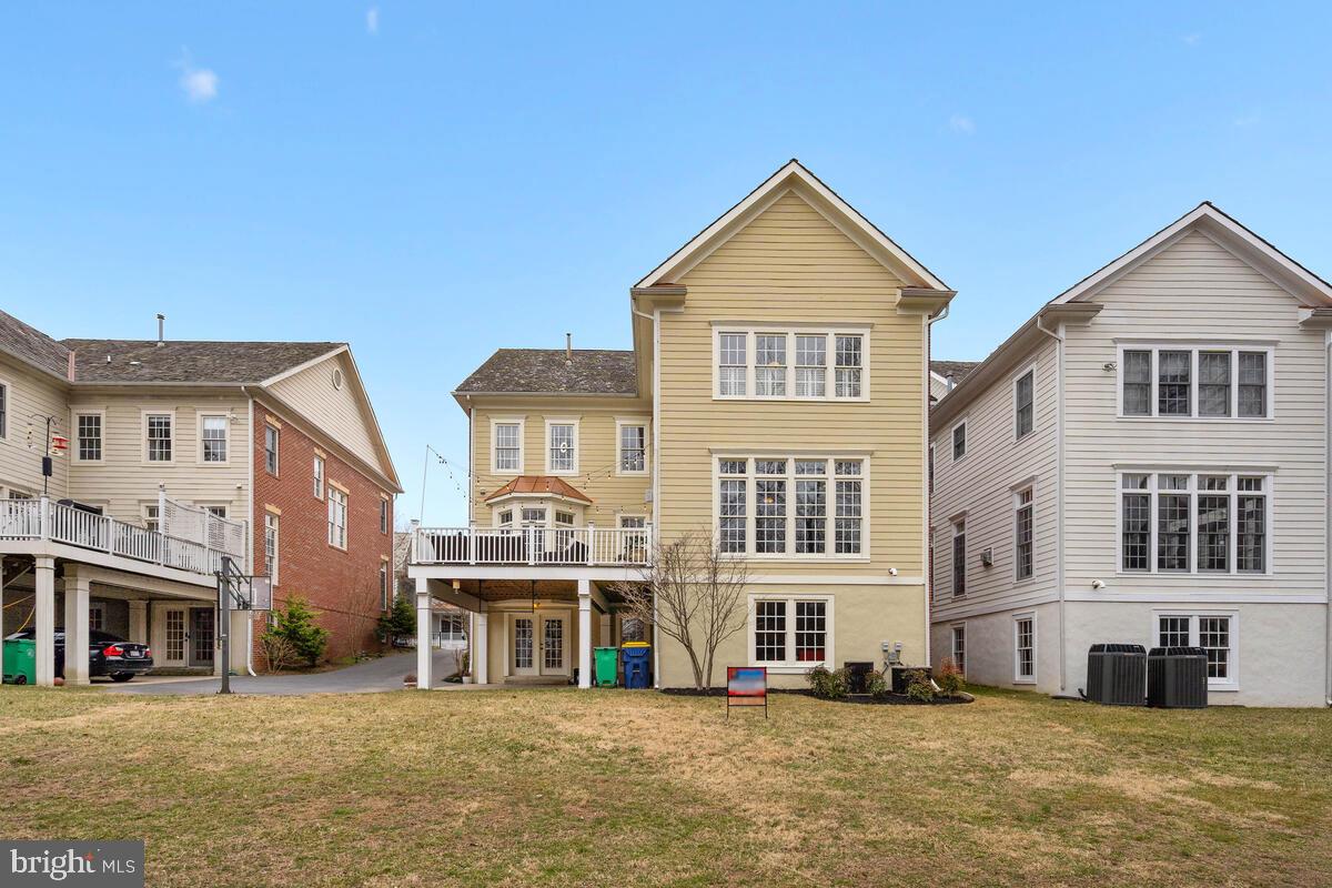 KENTLANDS GATEHOUSE - Residential