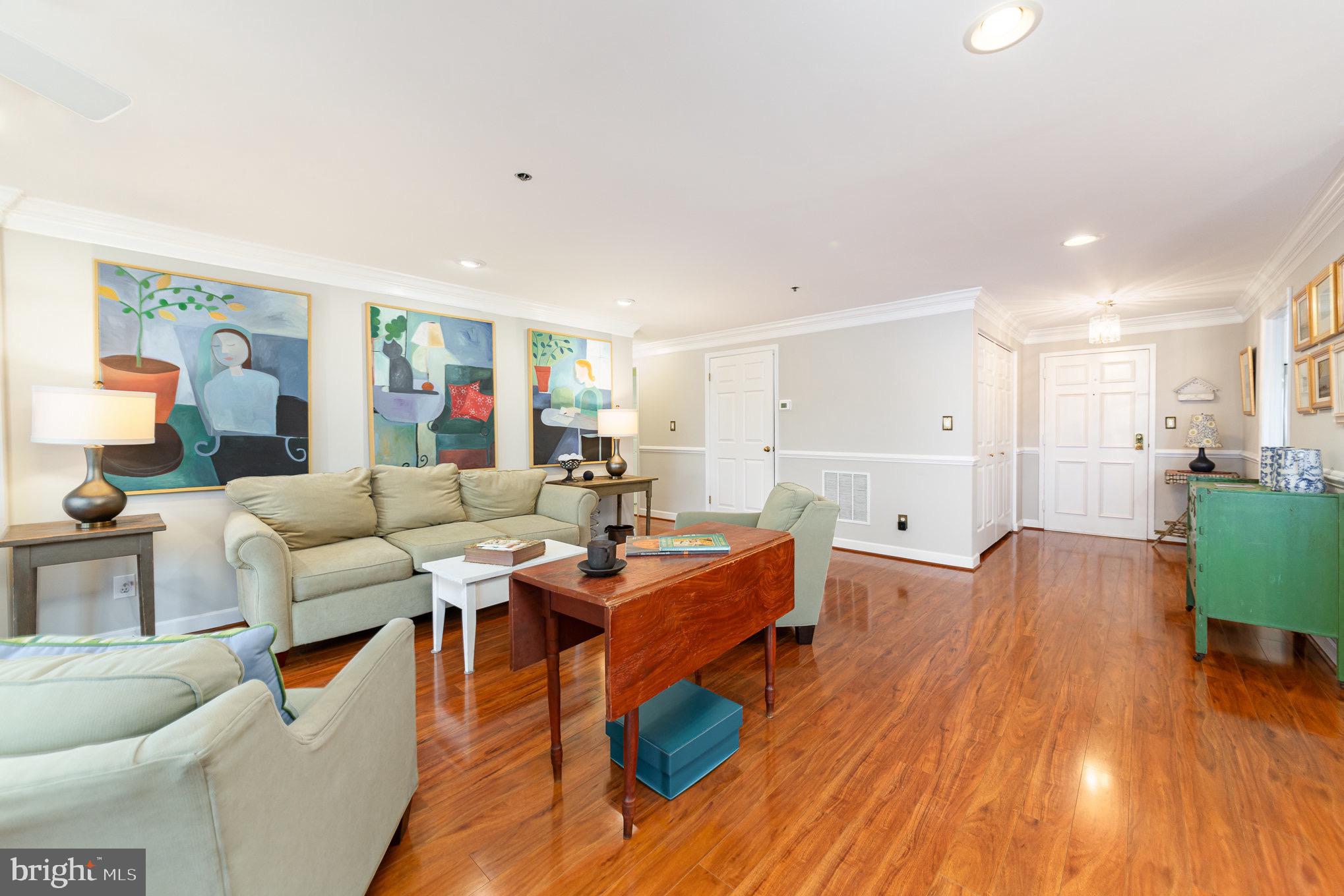 2 SOUTHERLY COURT 608