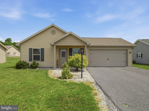 Homes For Sale - 220 Benedict Avenue<br/> CHAMBERSBURG, PA 17201