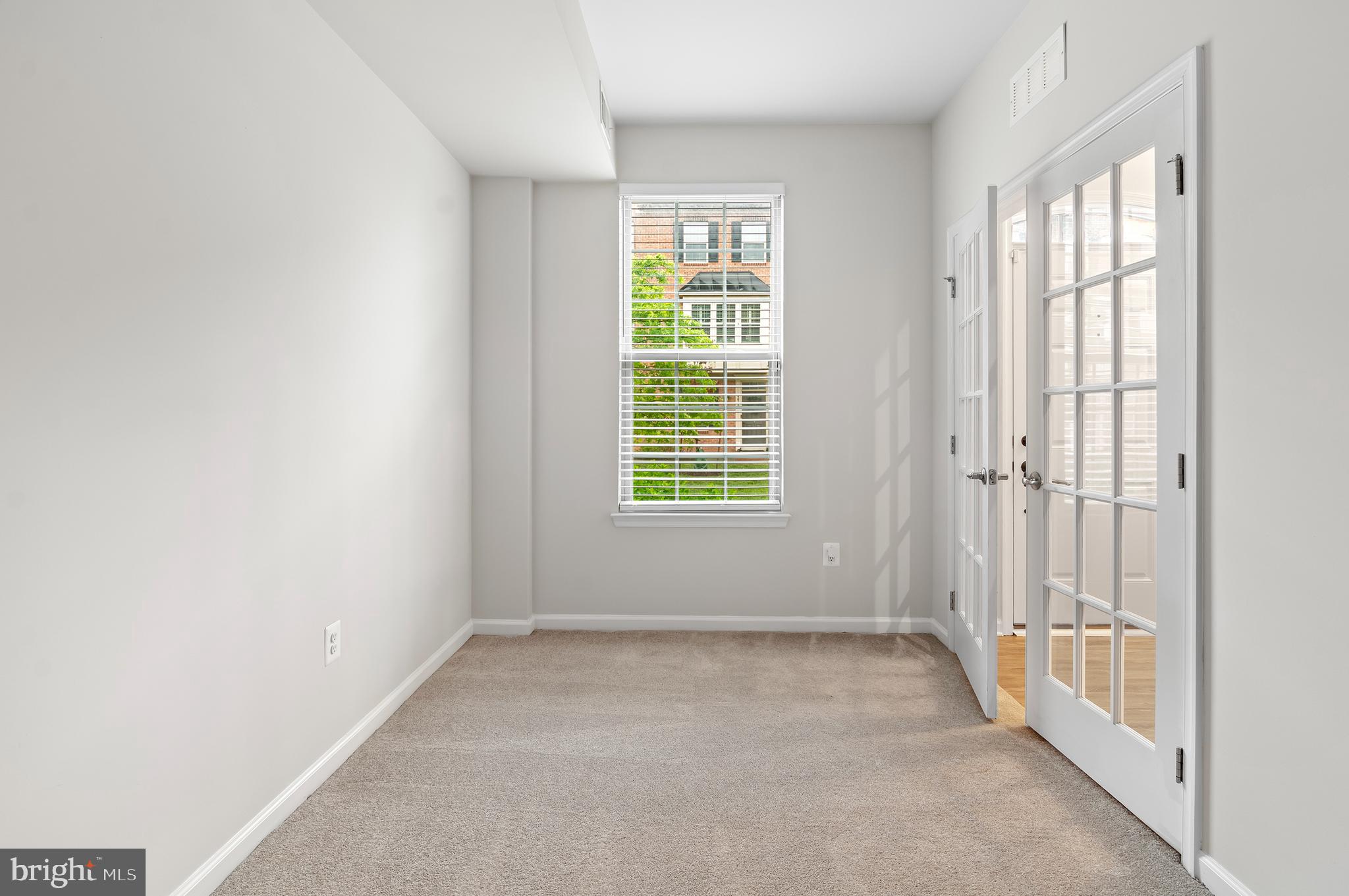 OLDHAM CROSSING - Residential Lease