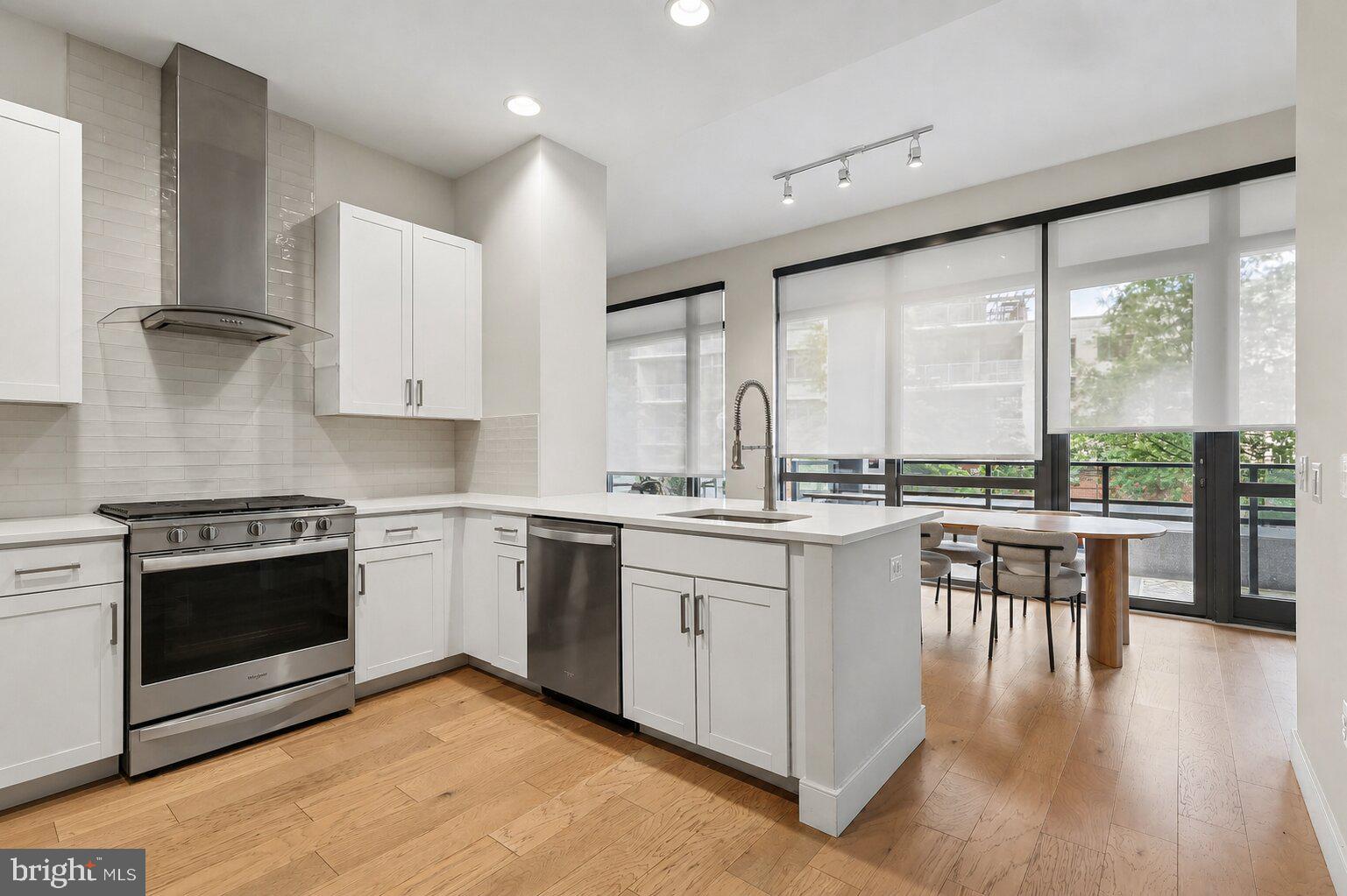 2000 CLARENDON BOULEVARD 203