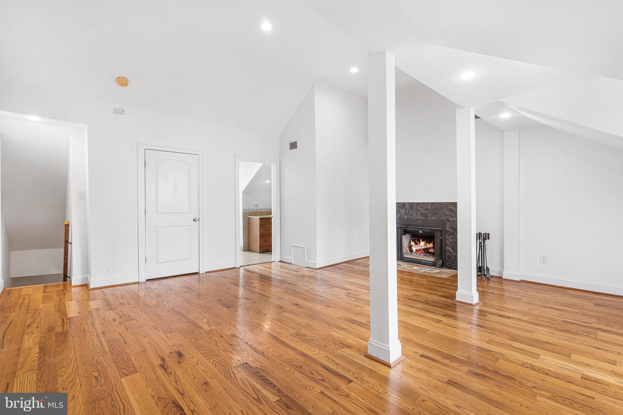 WASHINGTON SQ WEST - Residential
