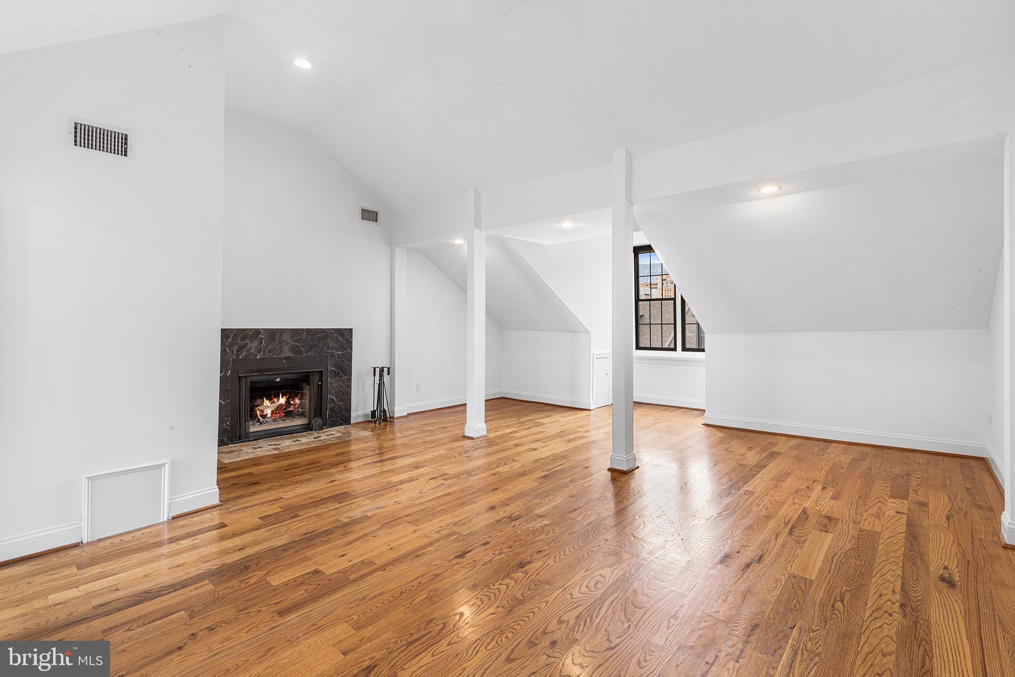 WASHINGTON SQ WEST - Residential