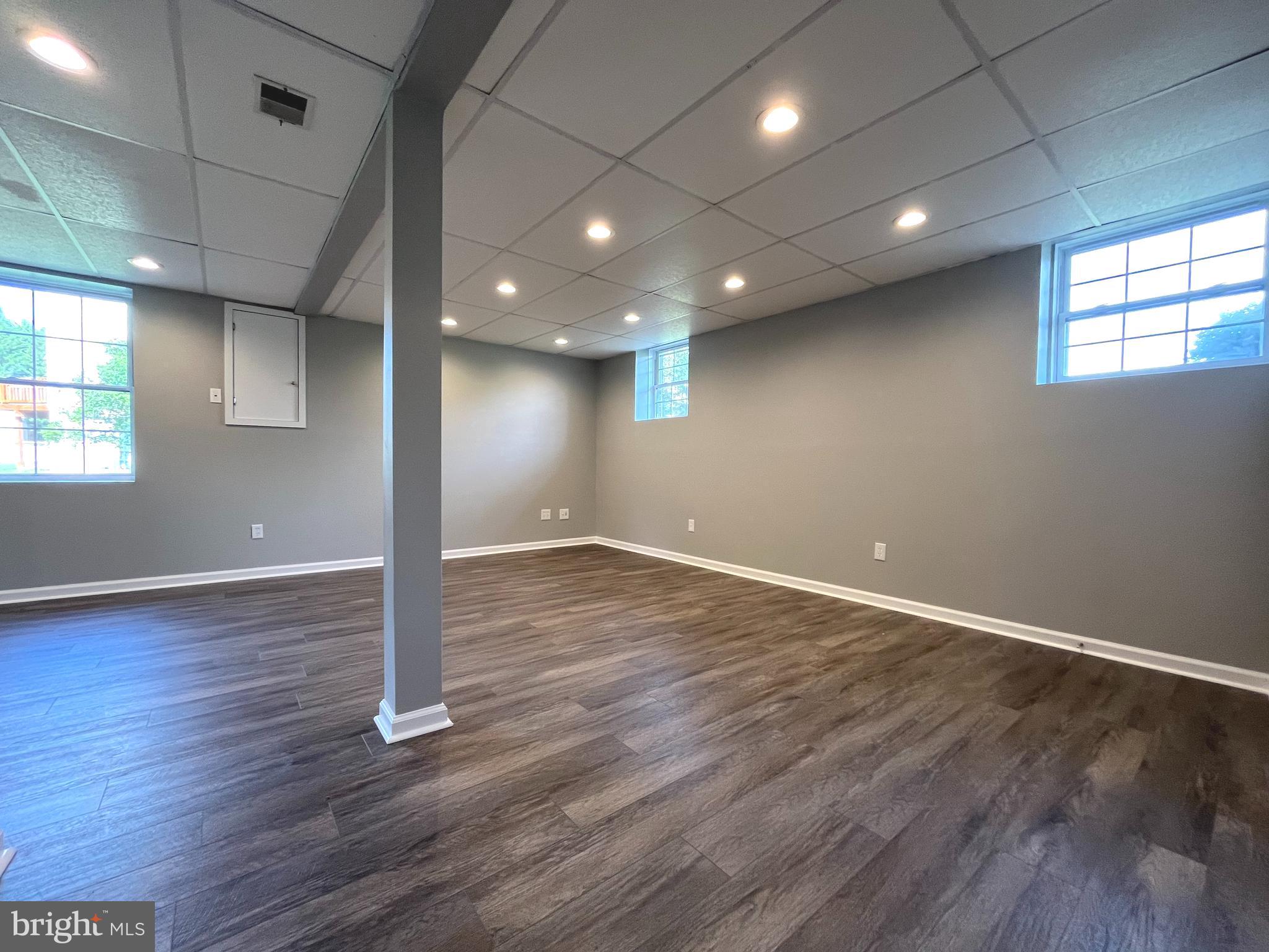 CAMERON ACRES - Residential