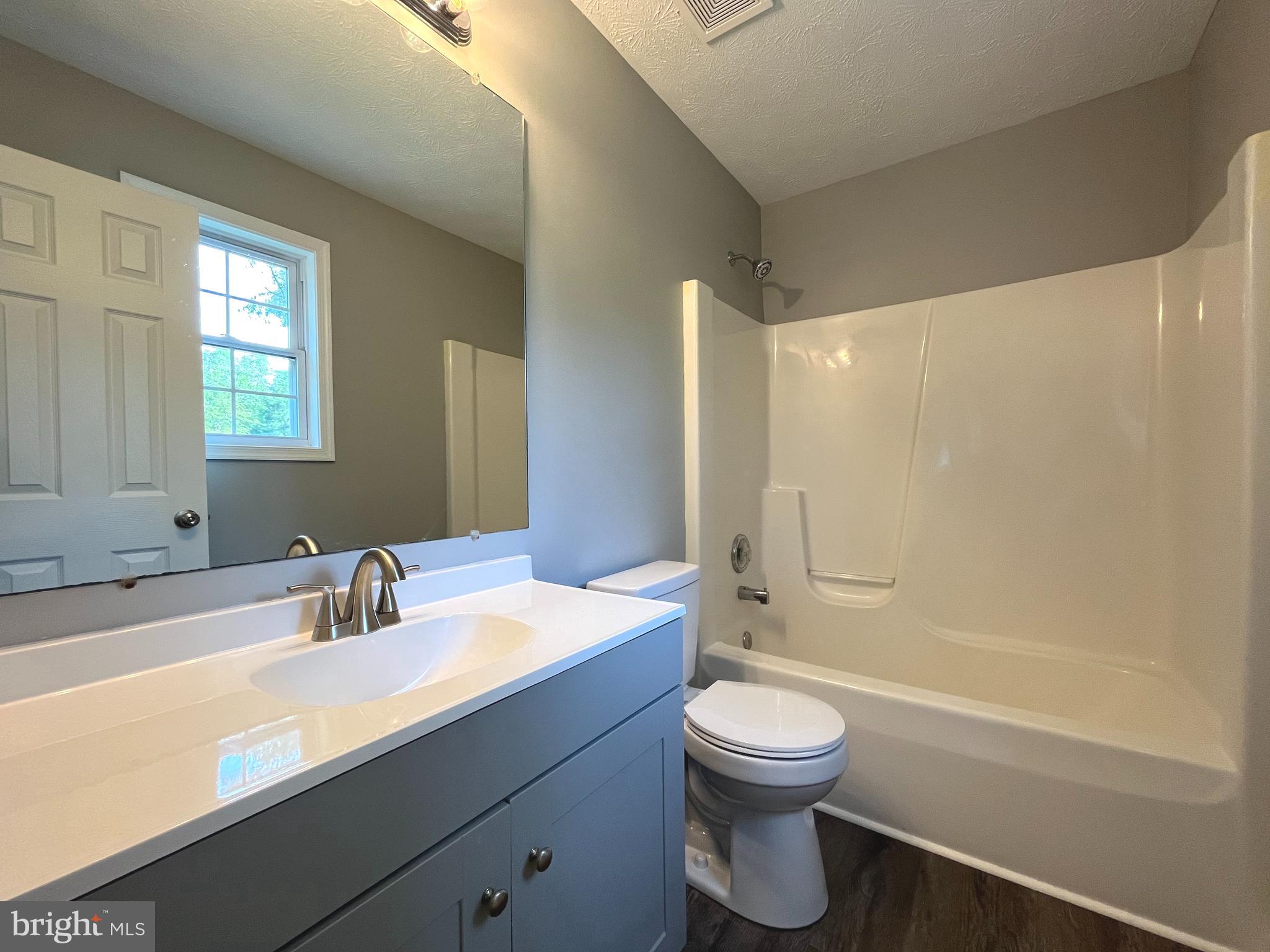 CAMERON ACRES - Residential