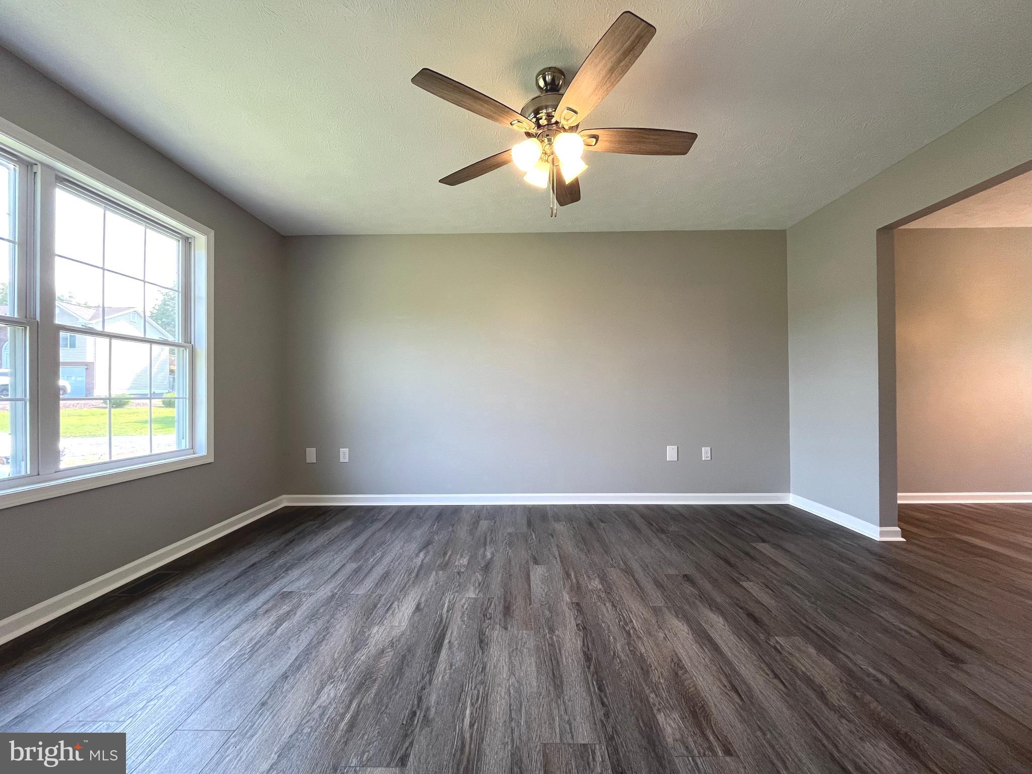 CAMERON ACRES - Residential