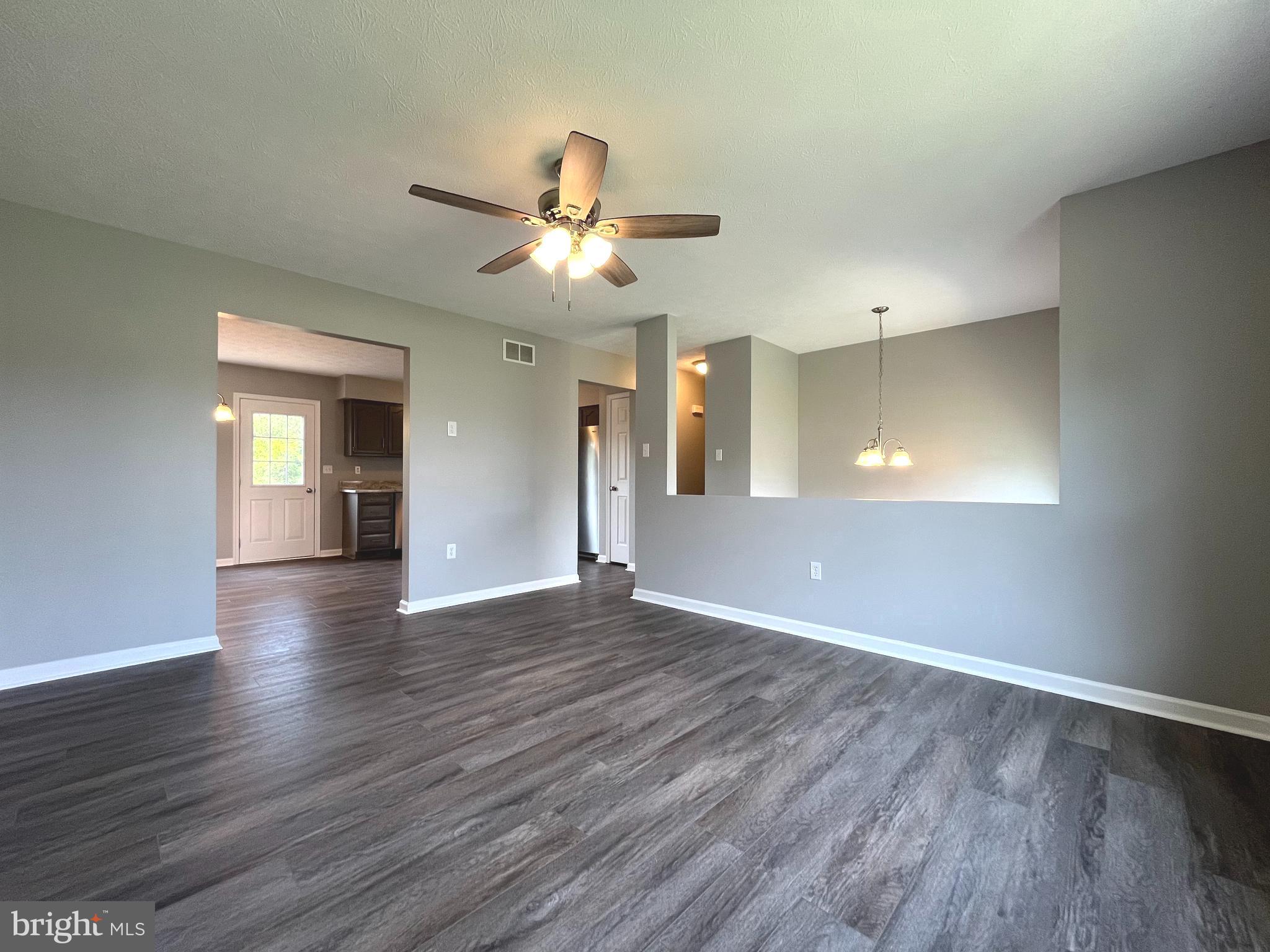 CAMERON ACRES - Residential