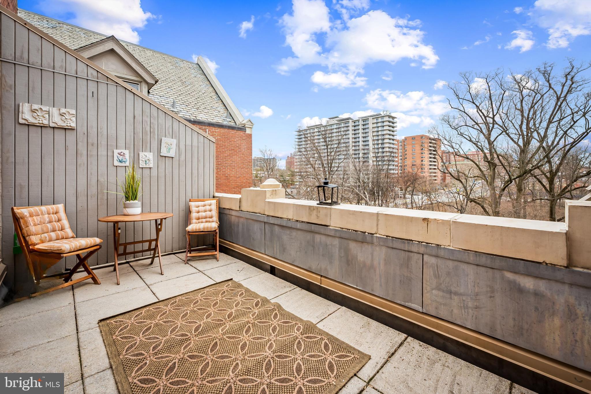 ROLAND PARK - Residential