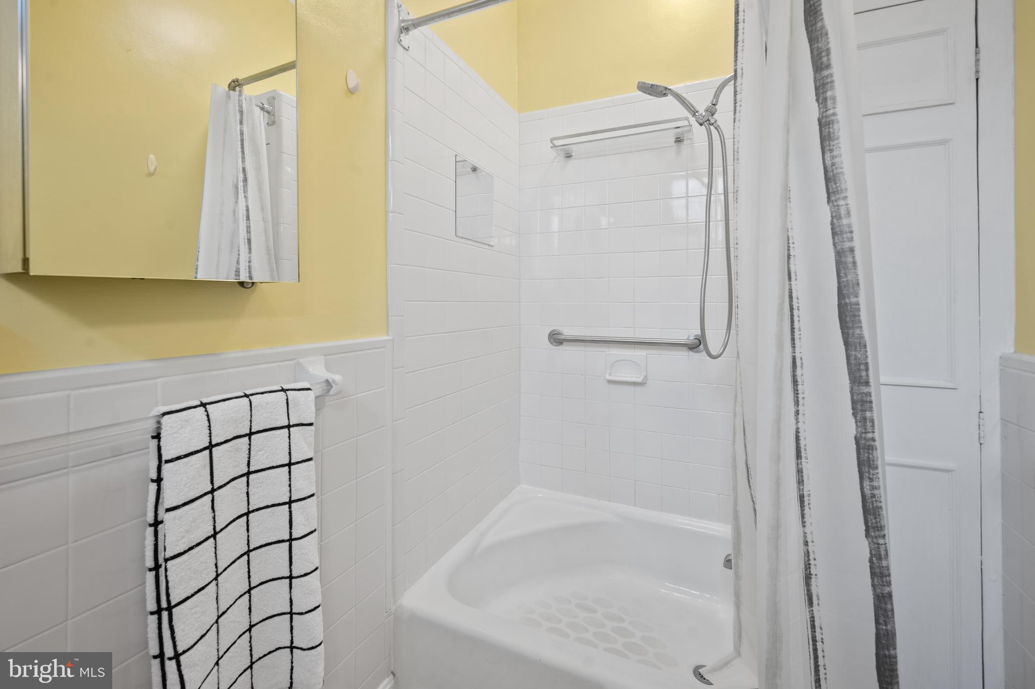 ROLAND PARK - Residential