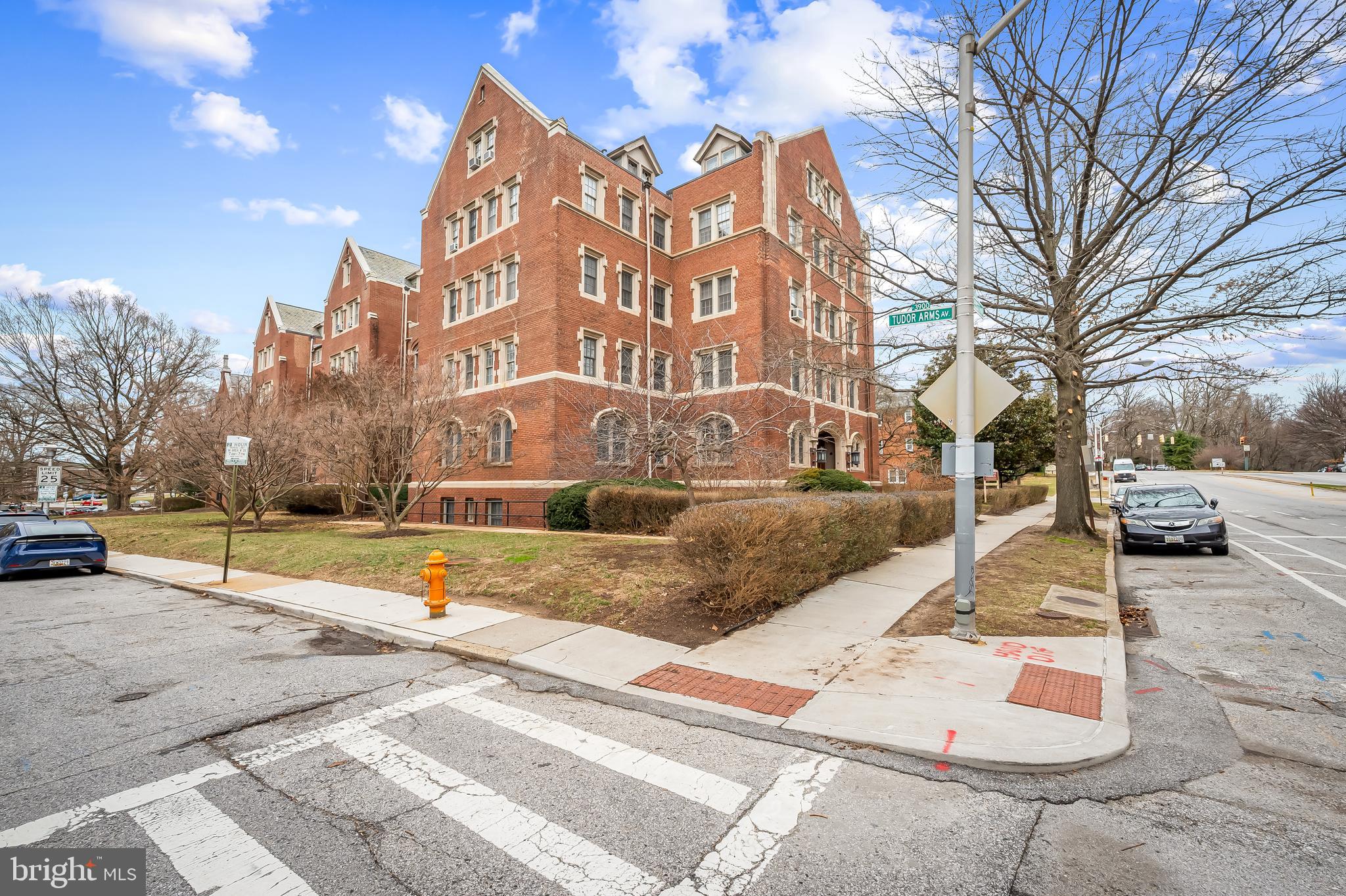 ROLAND PARK - Residential