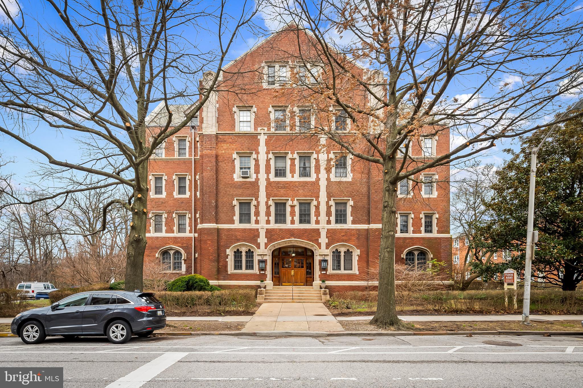 ROLAND PARK - Residential
