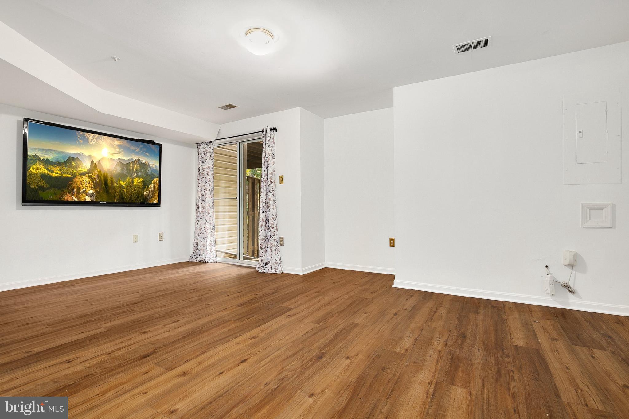 JAMES CREEK - Residential