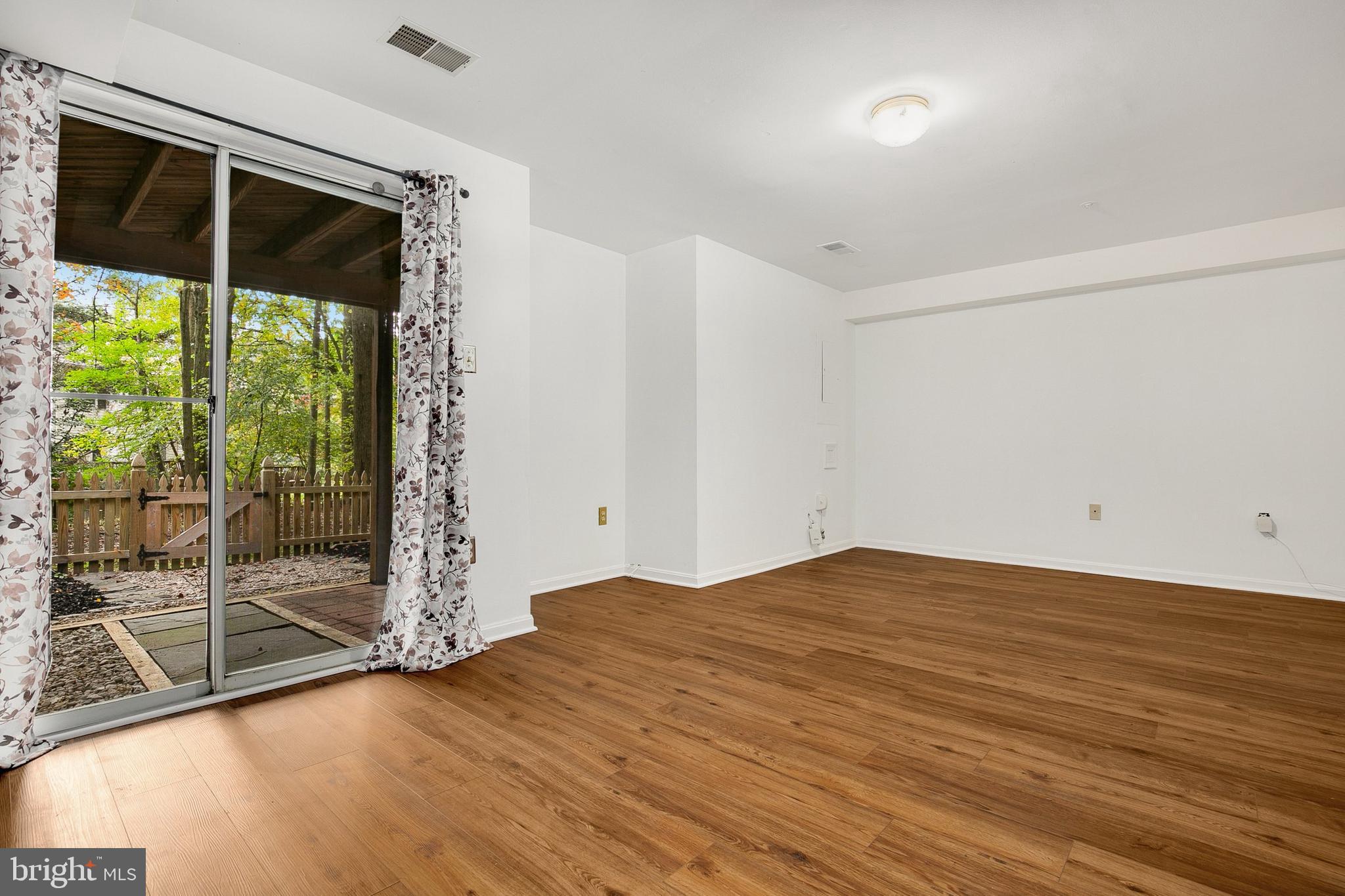 JAMES CREEK - Residential